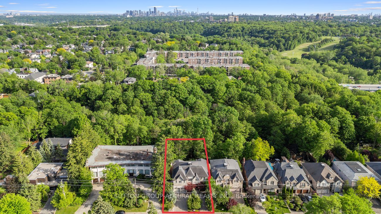 35 Wentworth Avenue, North York 4