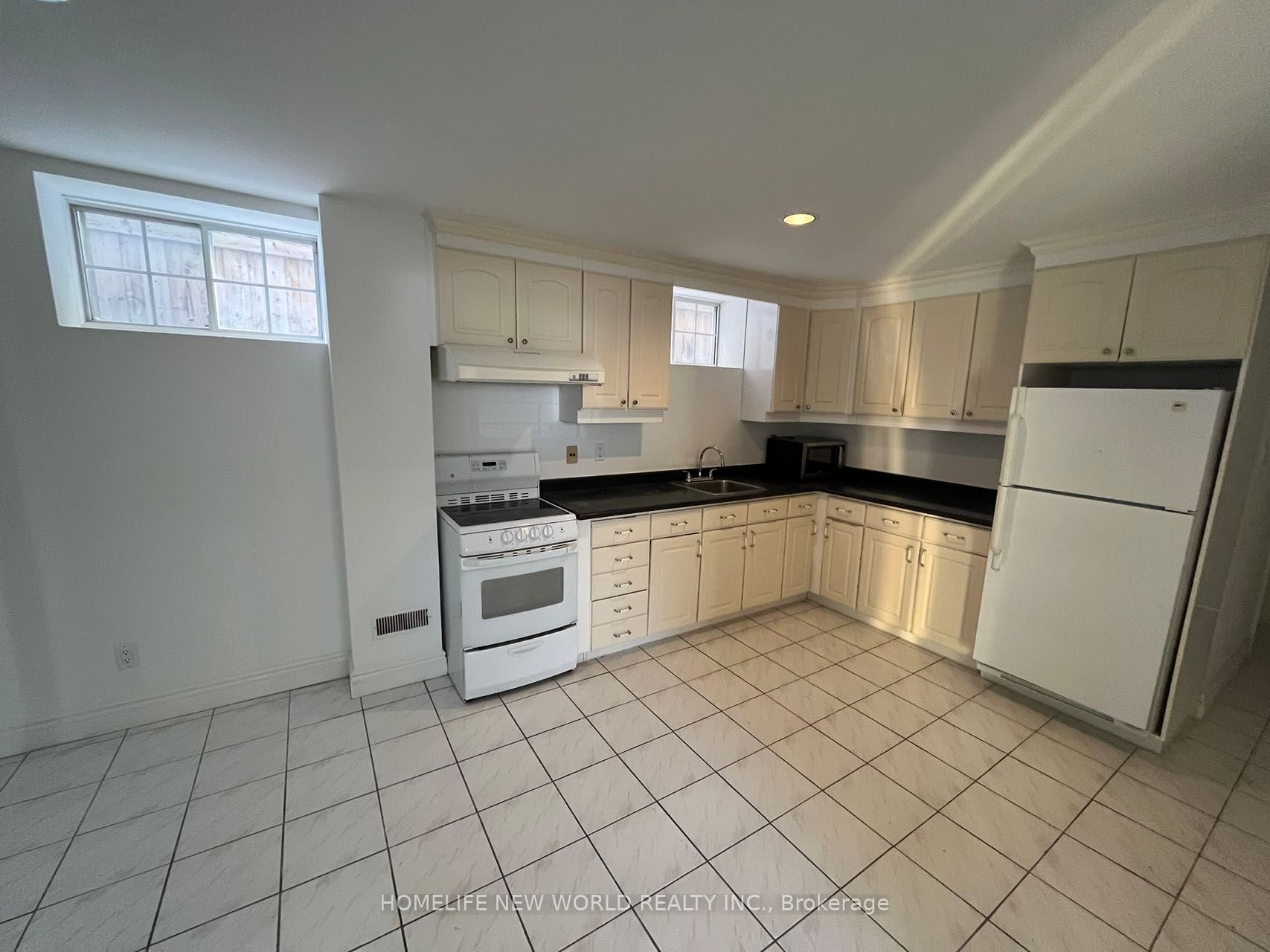 Unit Lower - 298 Mckee Avenue, North York 4