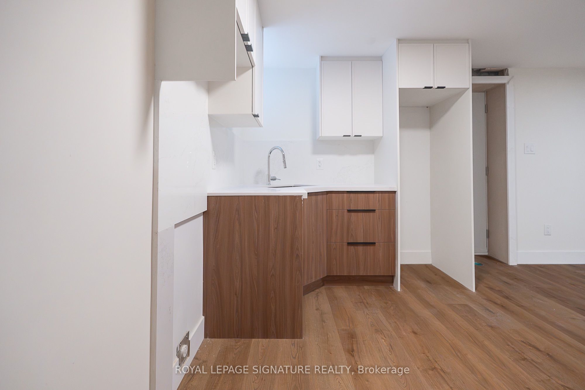 Unit 1 - 7 Earnscliffe Road, Toronto 4