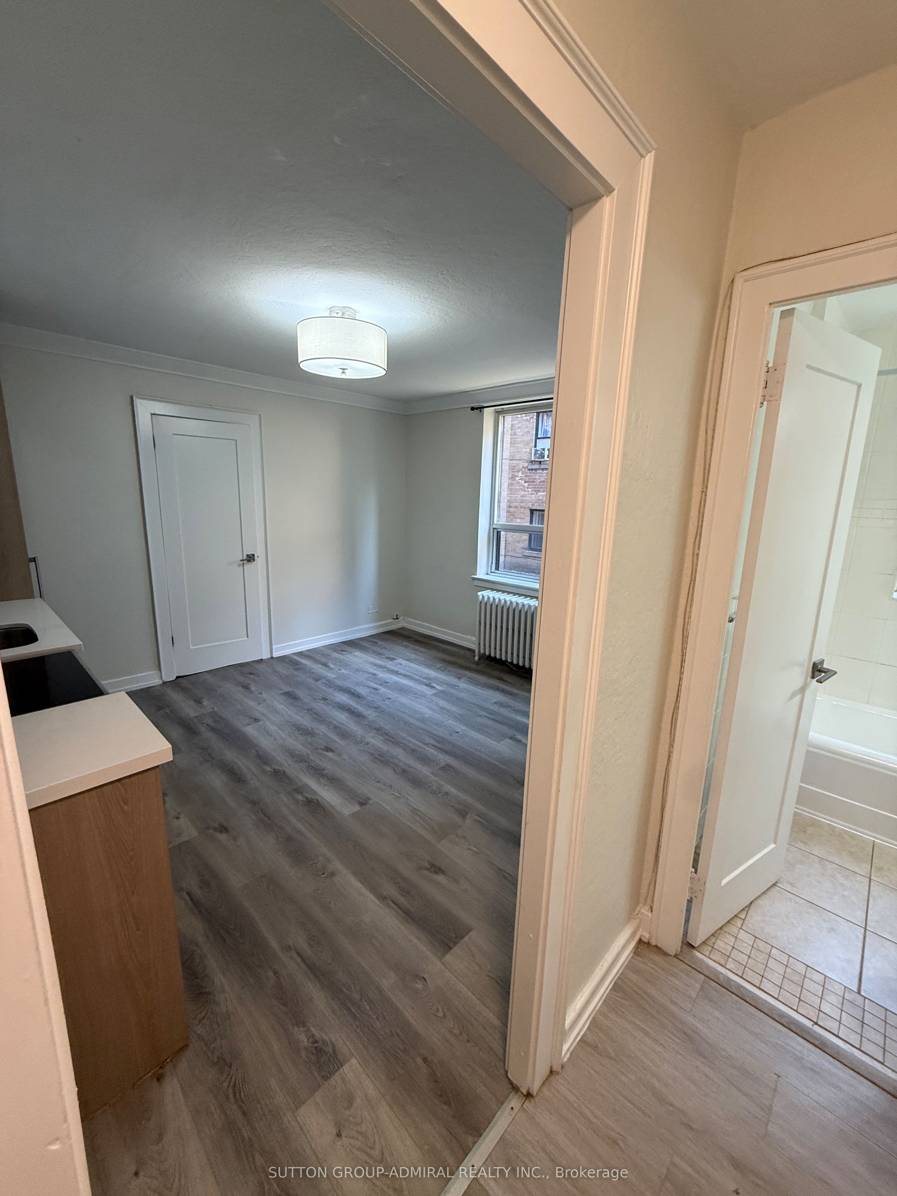 Unit 12 - 166 Eastbourne Avenue, Toronto 3
