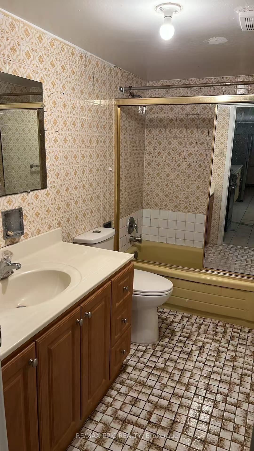 Unit basement - 91 Markham Street, Toronto 4