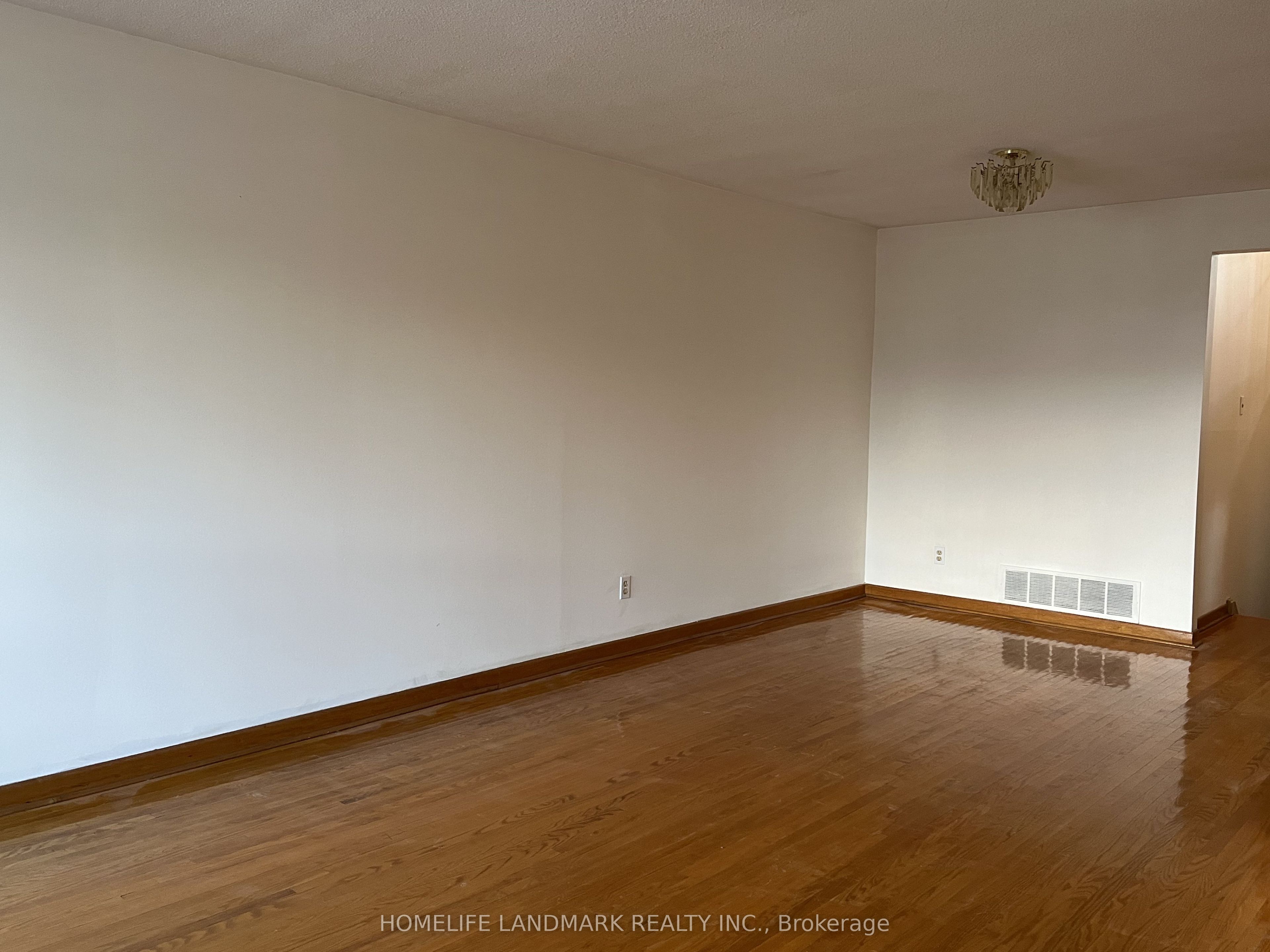 Unit UPPER - 31 Pawnee Avenue, North York 5