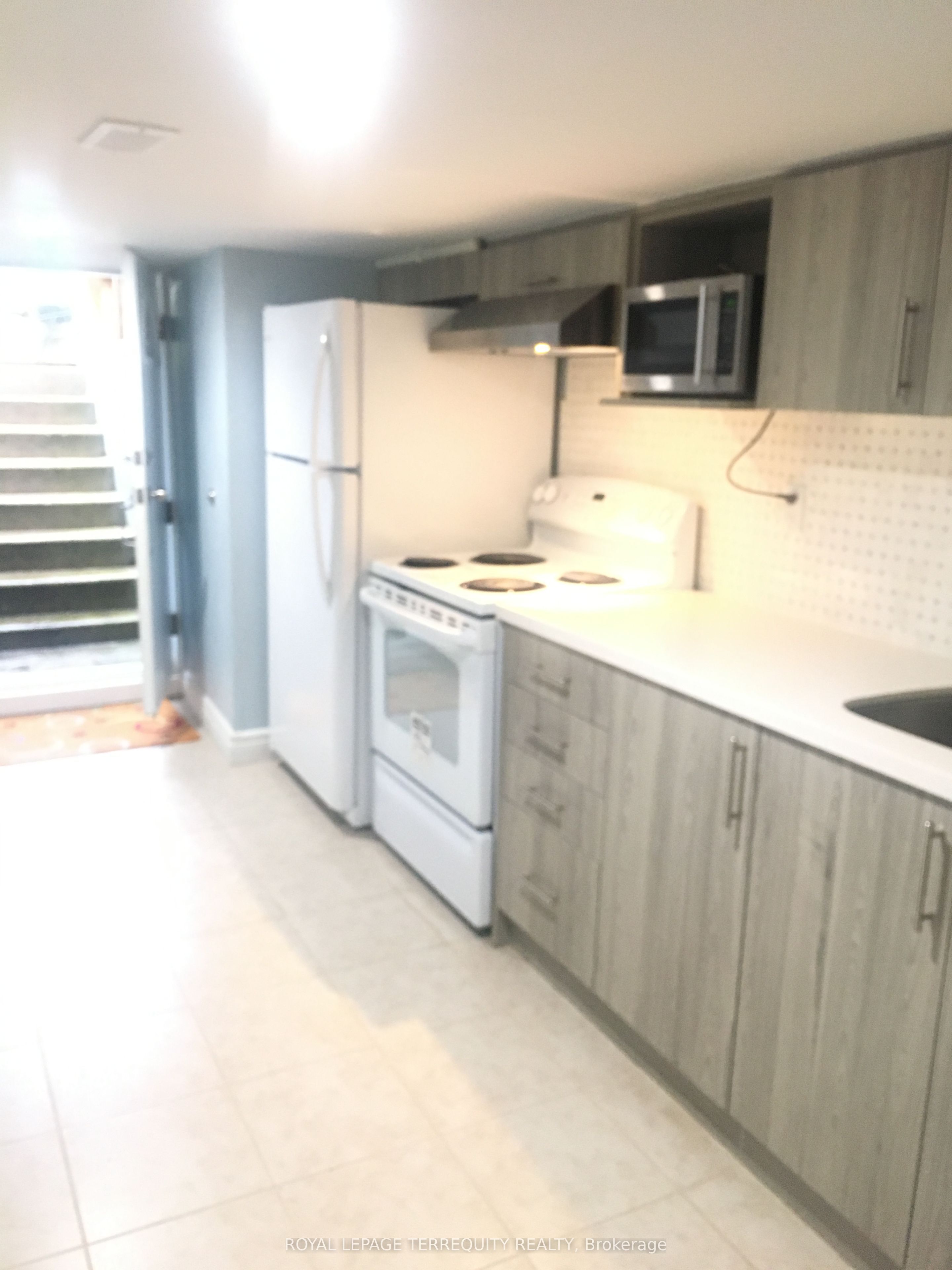 Unit Lower Unit - 305 Margueretta Street, Toronto 2