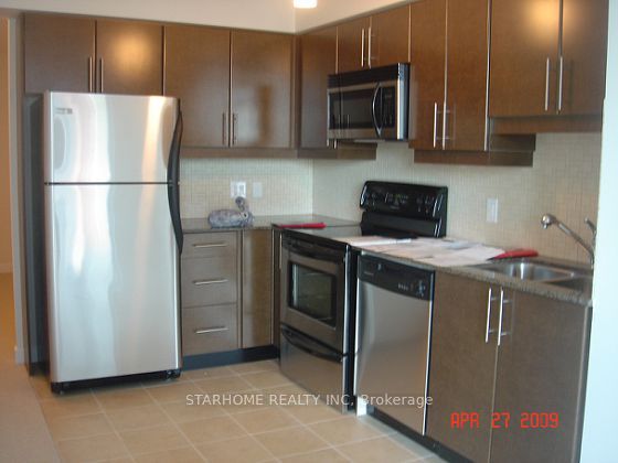 Unit 706 - 18 Harbour Street, Toronto 5