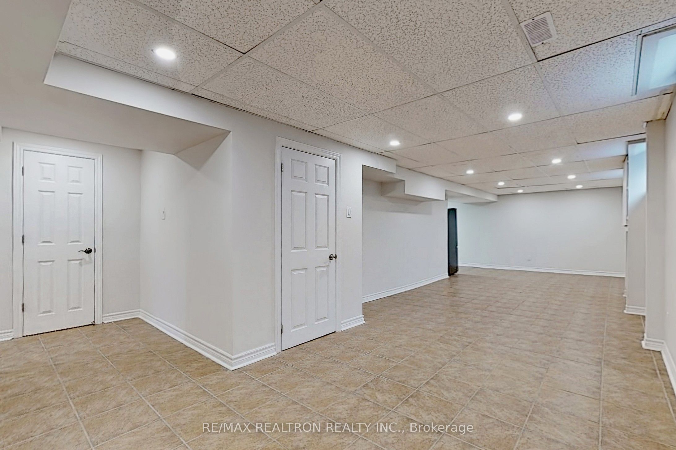 Unit Basem - 126 Brahms Avenue, North York 4
