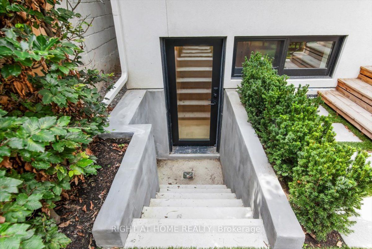 Unit LOWER - 431 Arlington Avenue, Toronto 3