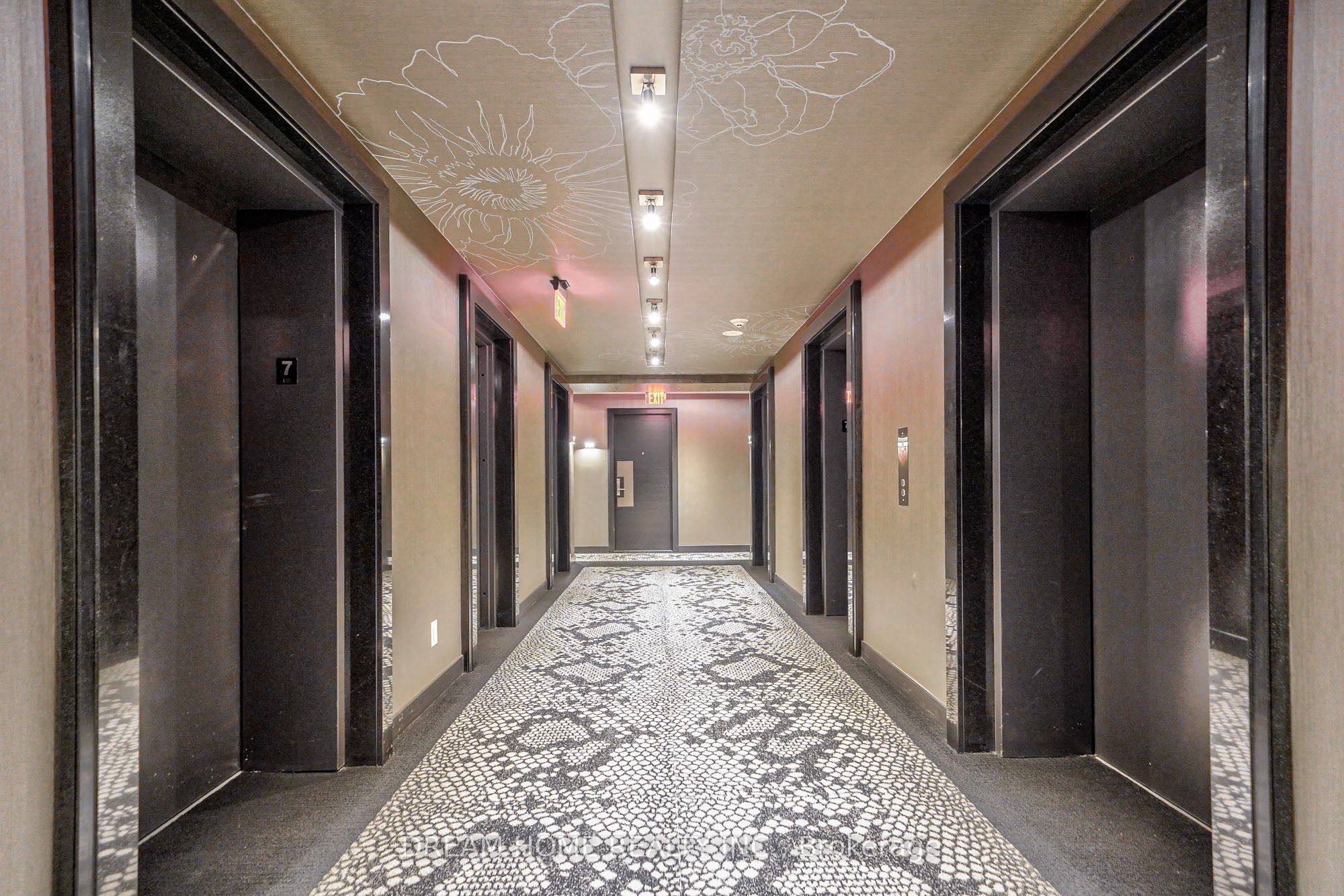 Unit 709 - 1080 Bay Street, Toronto 5