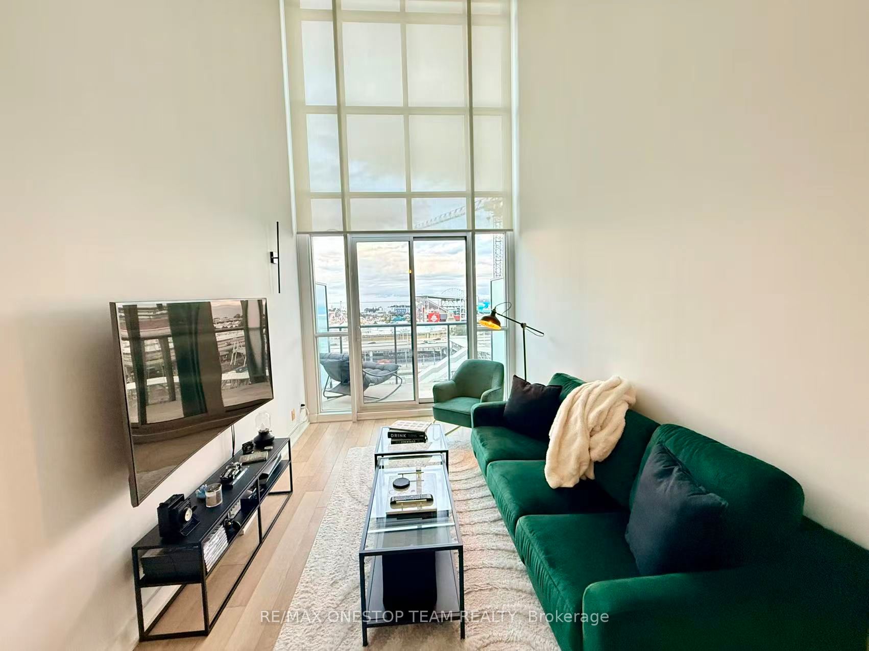 Unit 704 - 5 Hanna Avenue, Toronto 2