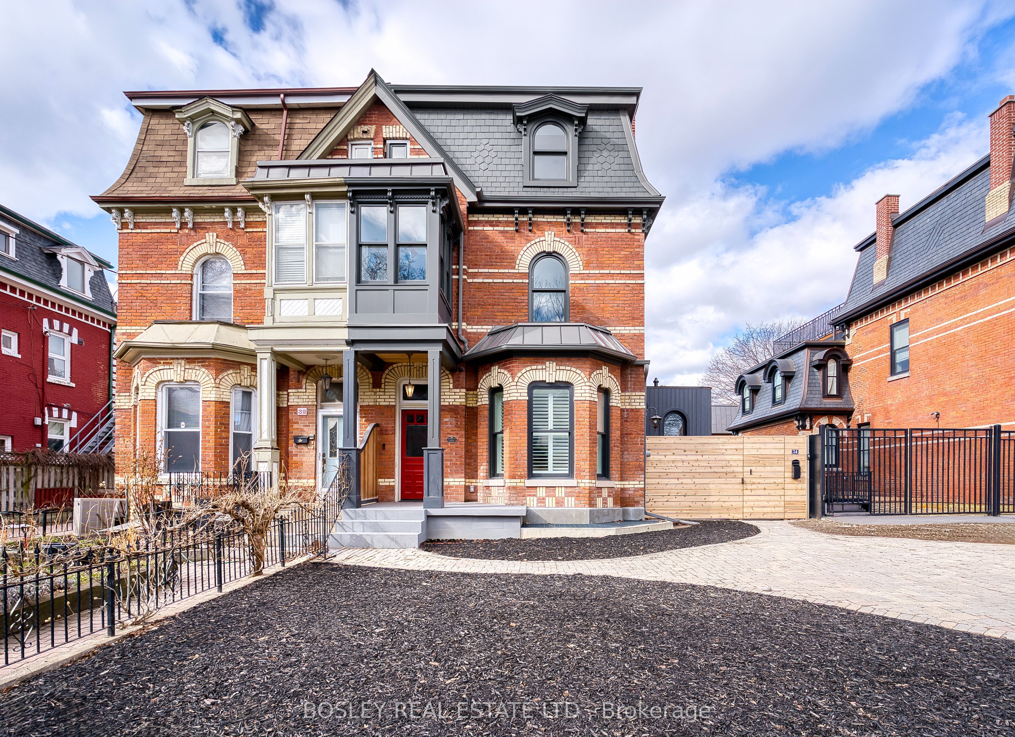 Unit Main house - 34 Beaconsfield Avenue, Toronto 3