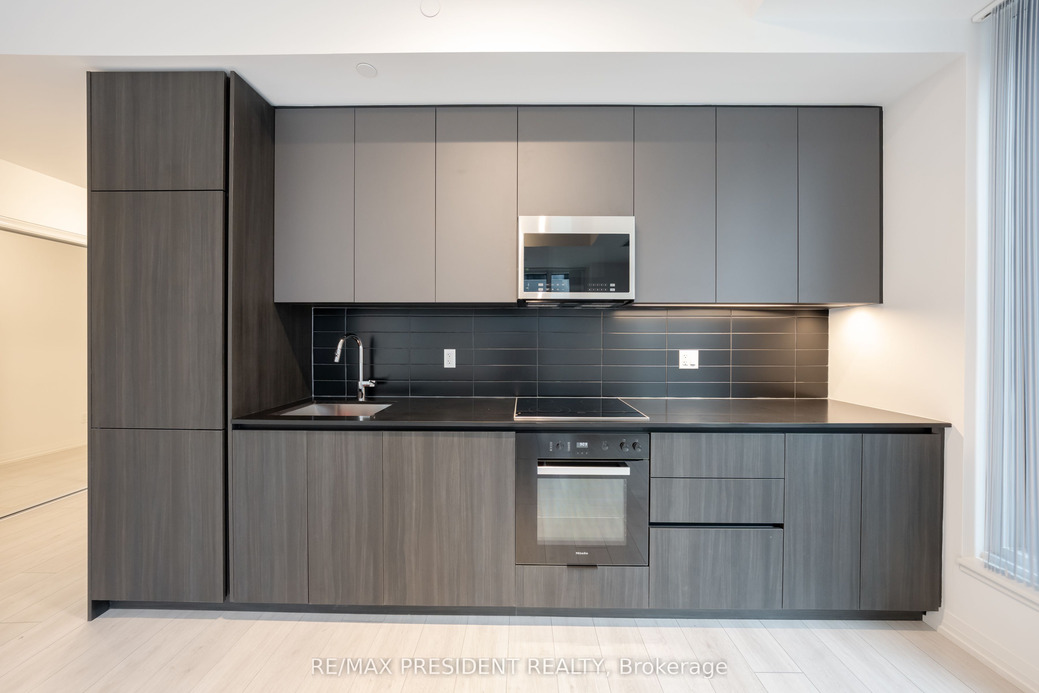 Unit 822 - 400 King Street W, Toronto 4