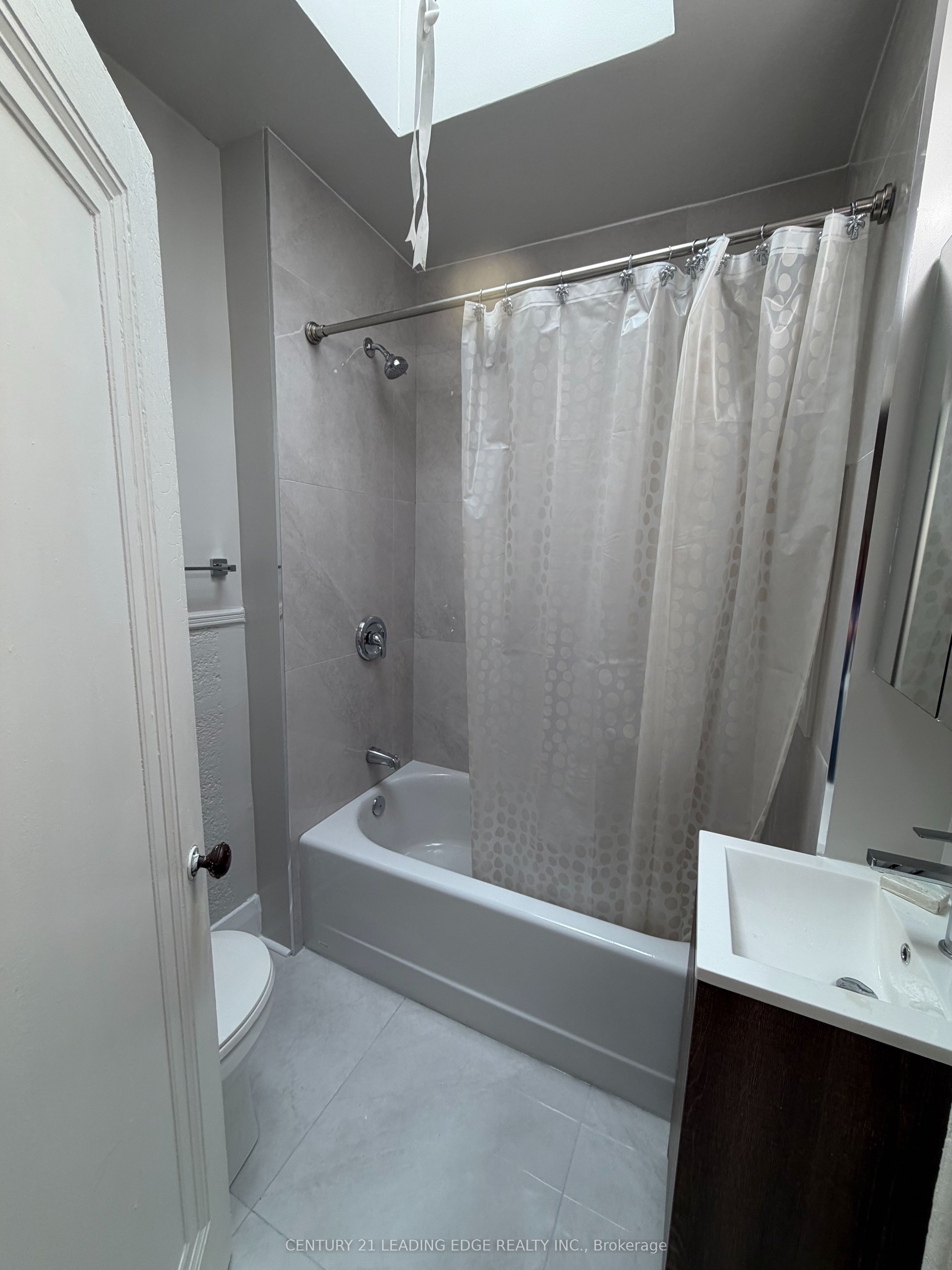 559A Mt Pleasant Road, Toronto 5