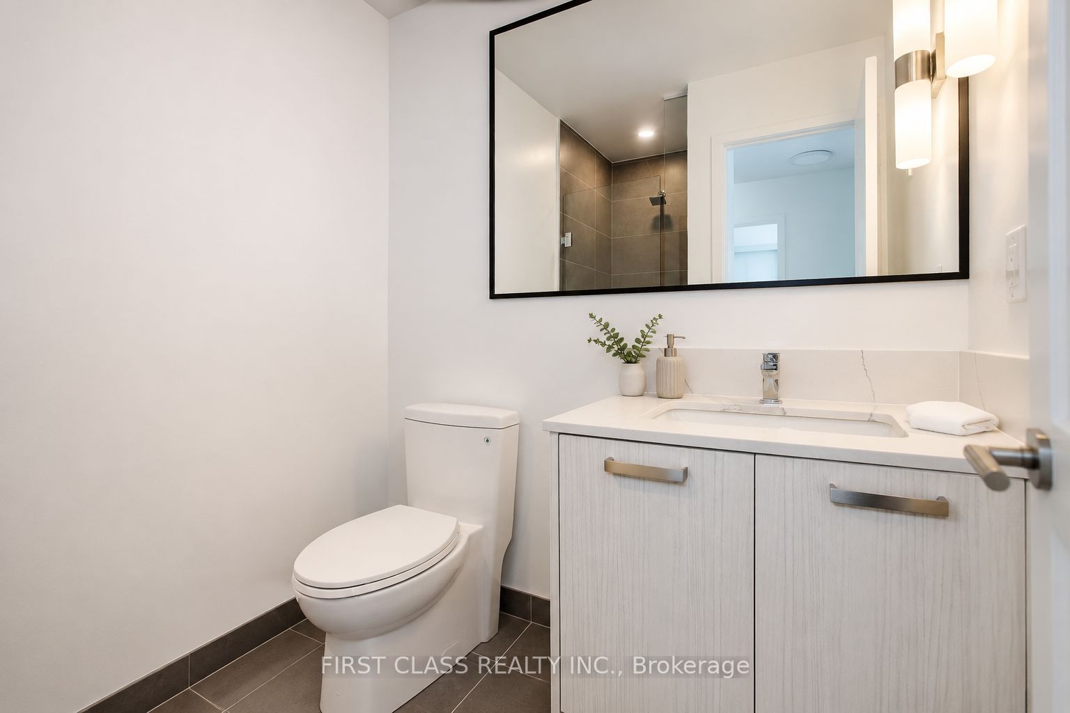 Unit 131 - 69 Curlew Drive, North York 5