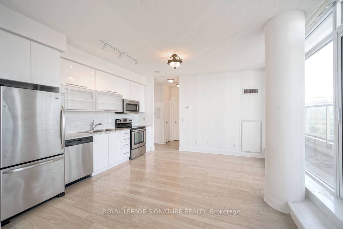 Unit 903 - 90 Stadium Road, Toronto 4