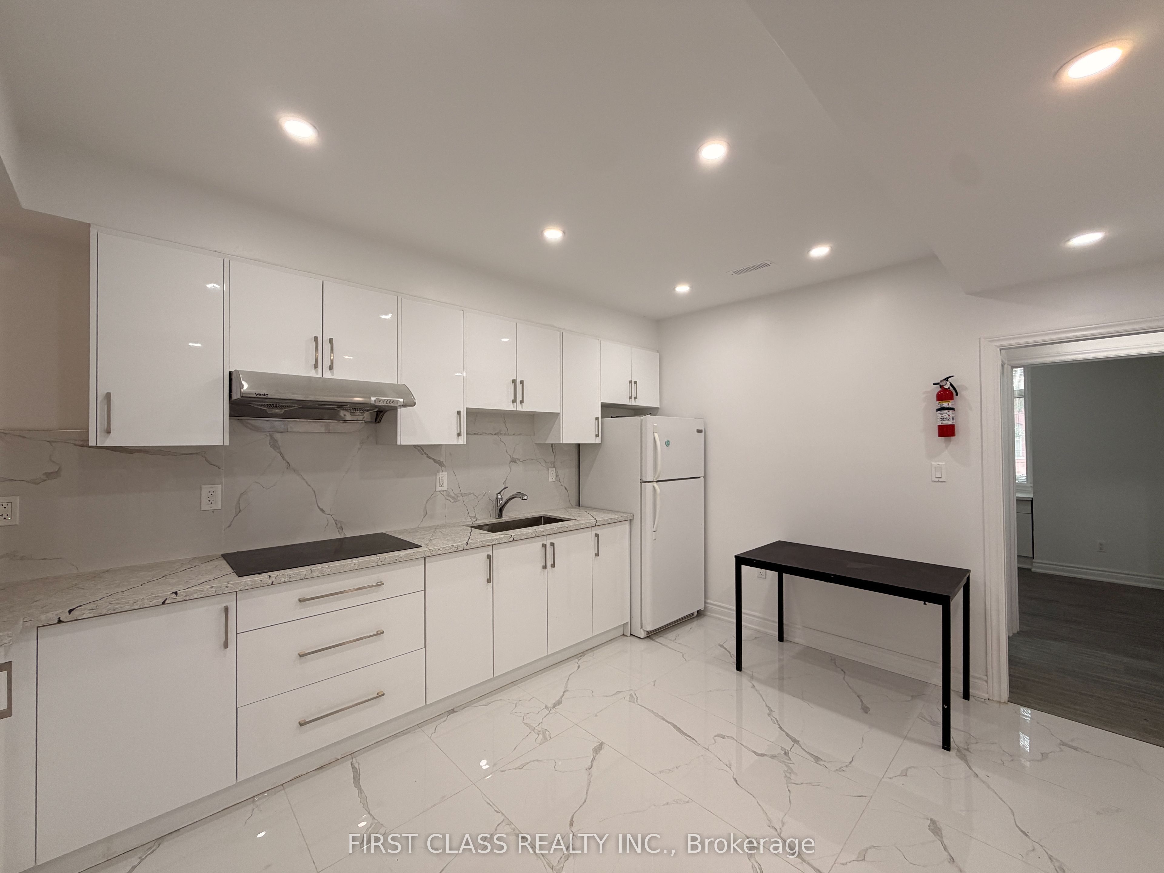 Unit Upper - 55 Huron Street, Toronto 4