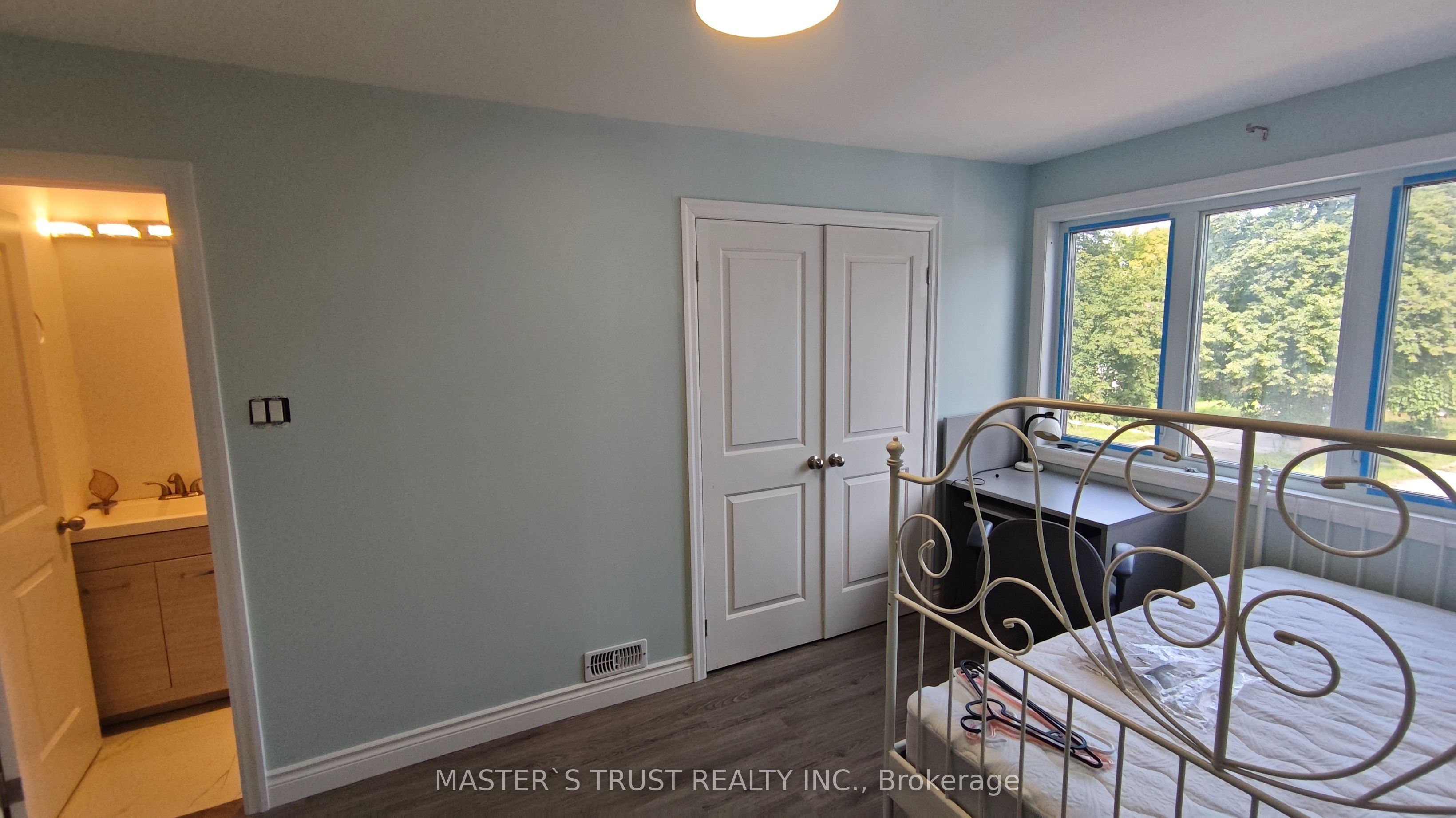 55 Apache Trail, North York 3