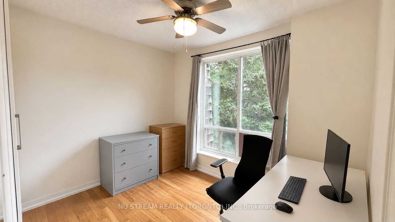Unit Main - 4- 75 Upper Canada Drive, North York 5
