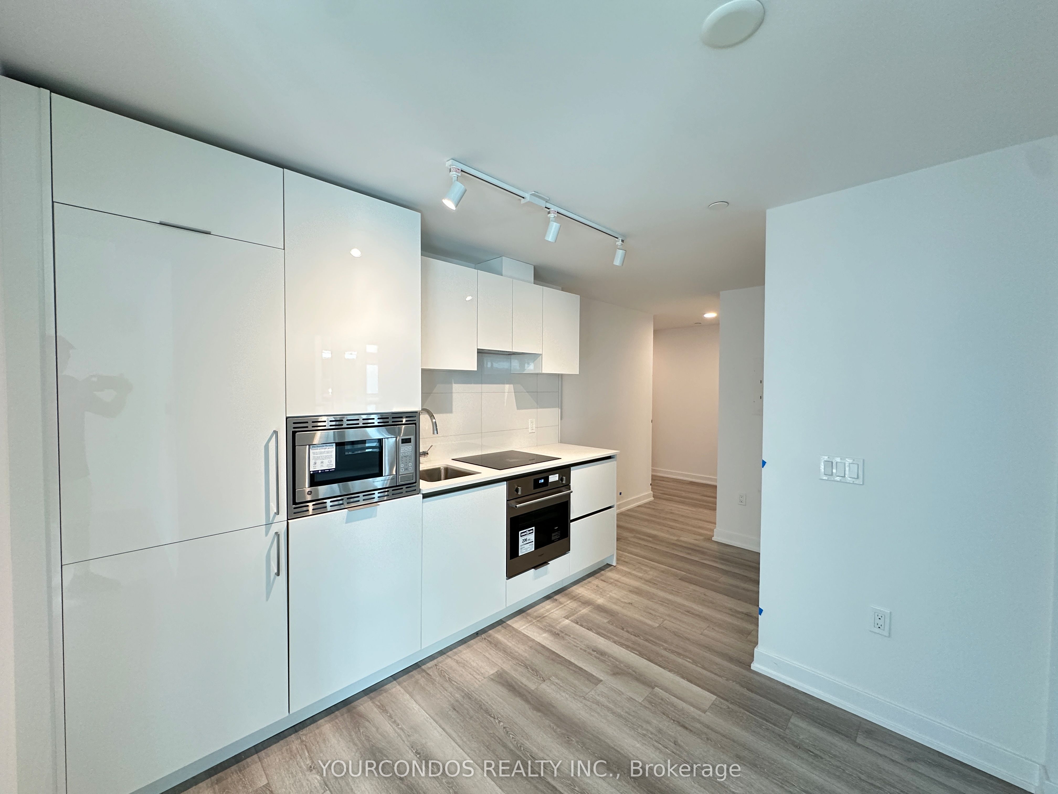 Unit 1728 - 230 SIMCOE Street, Toronto 4