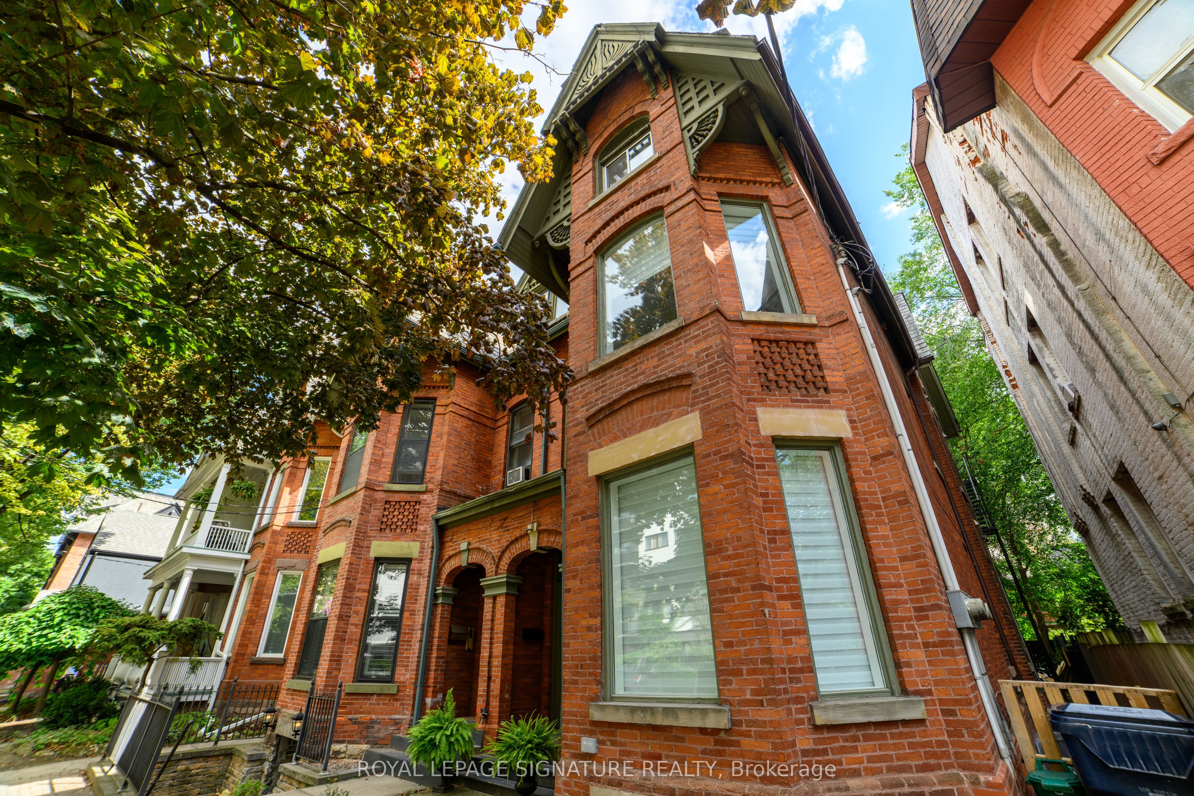 Unit Main - 103 Gloucester Street, Toronto 2