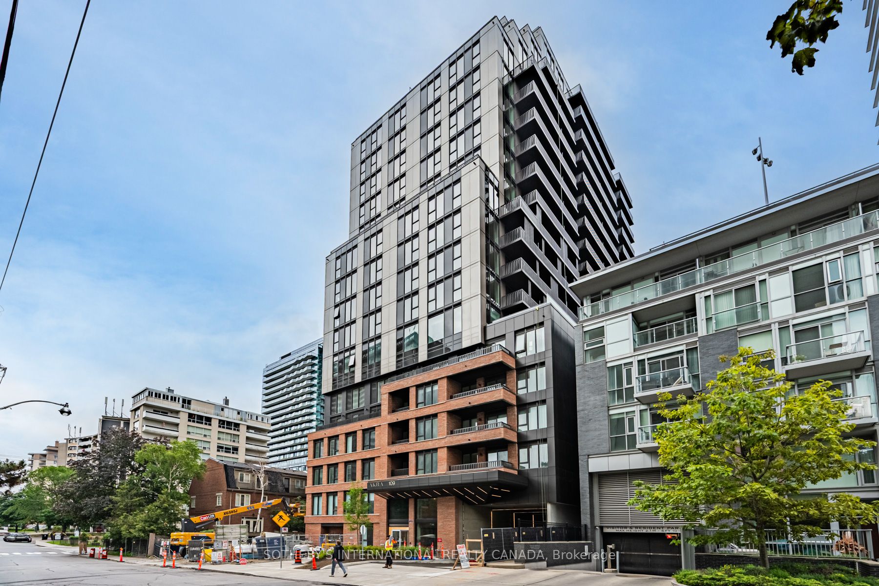 Unit 408 - 109 Erskine Avenue, Toronto 2