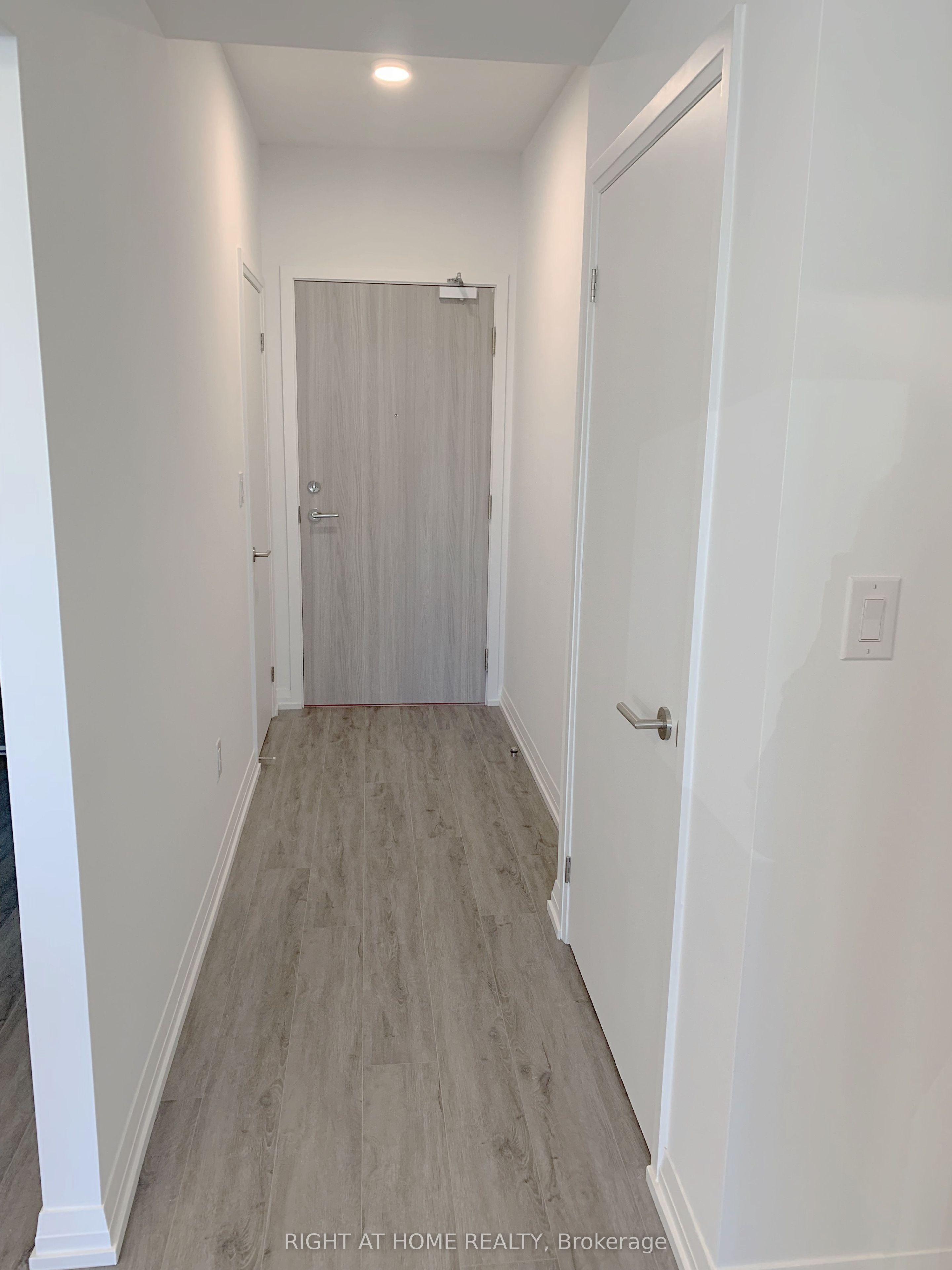 Unit 1612 - 75 Canterbury Place, North York 5