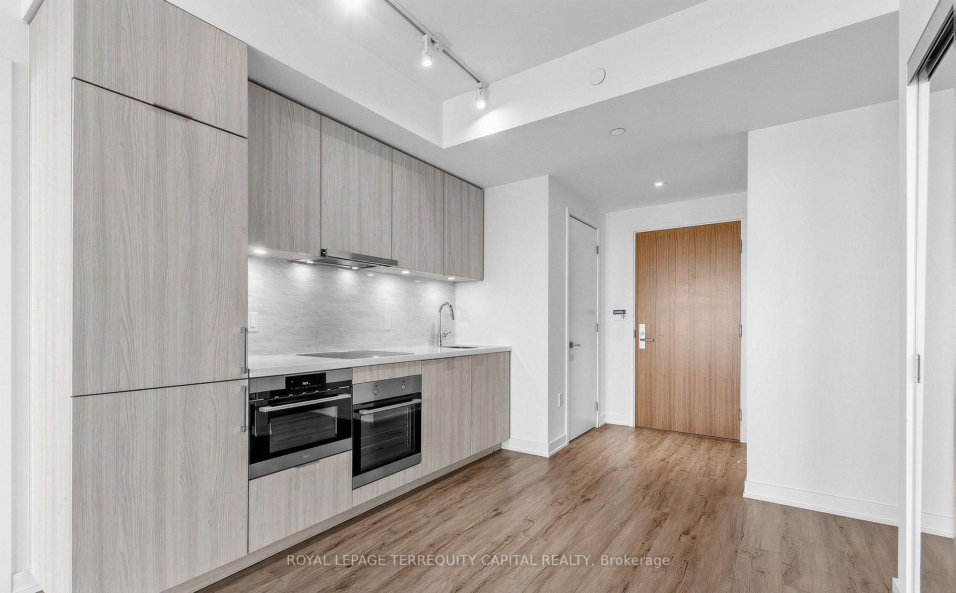 Unit 1901 - 15 Queens Quay E, Toronto 4