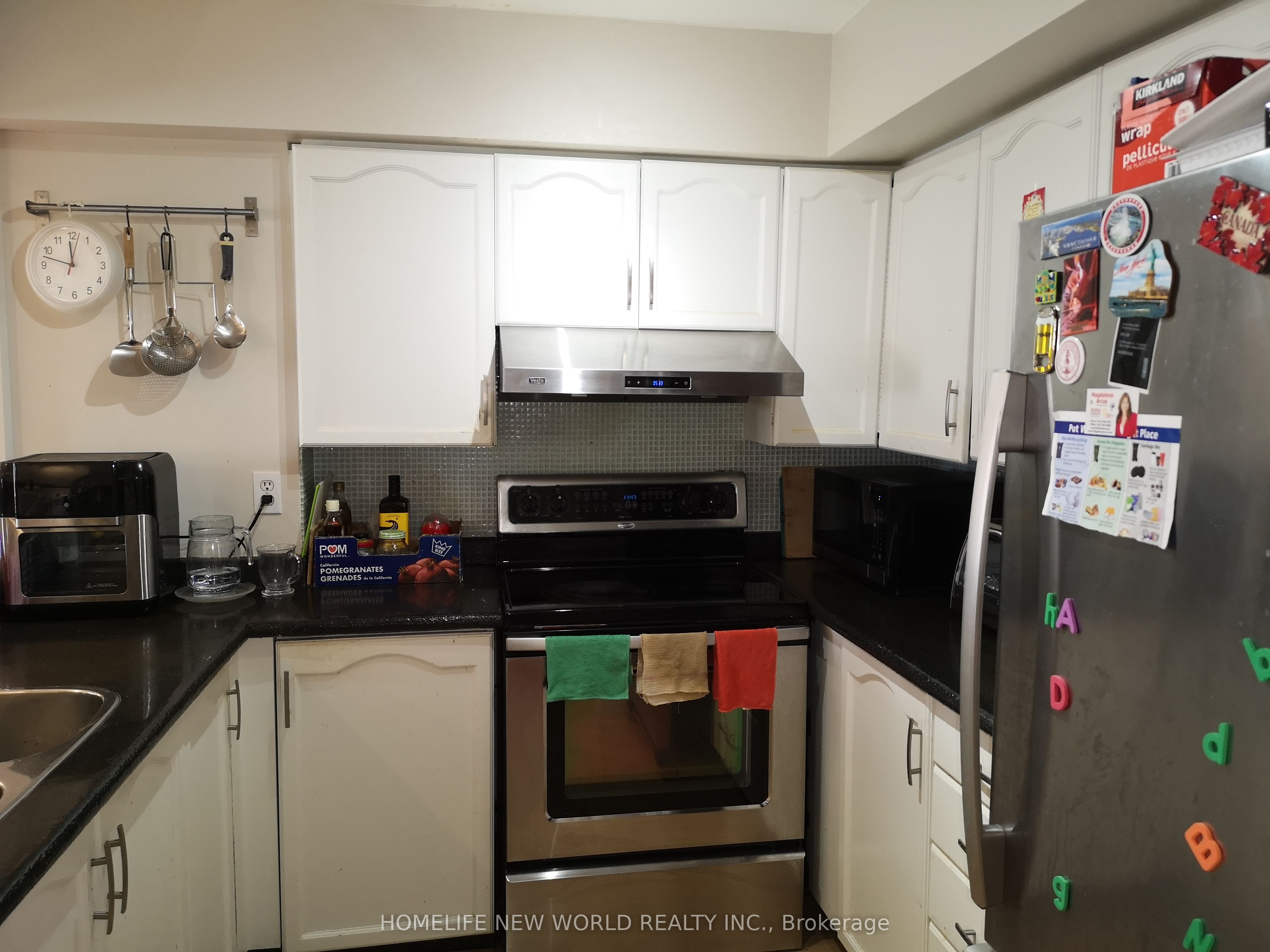 Unit 30 - 988 Sheppard Avenue W, North York 4