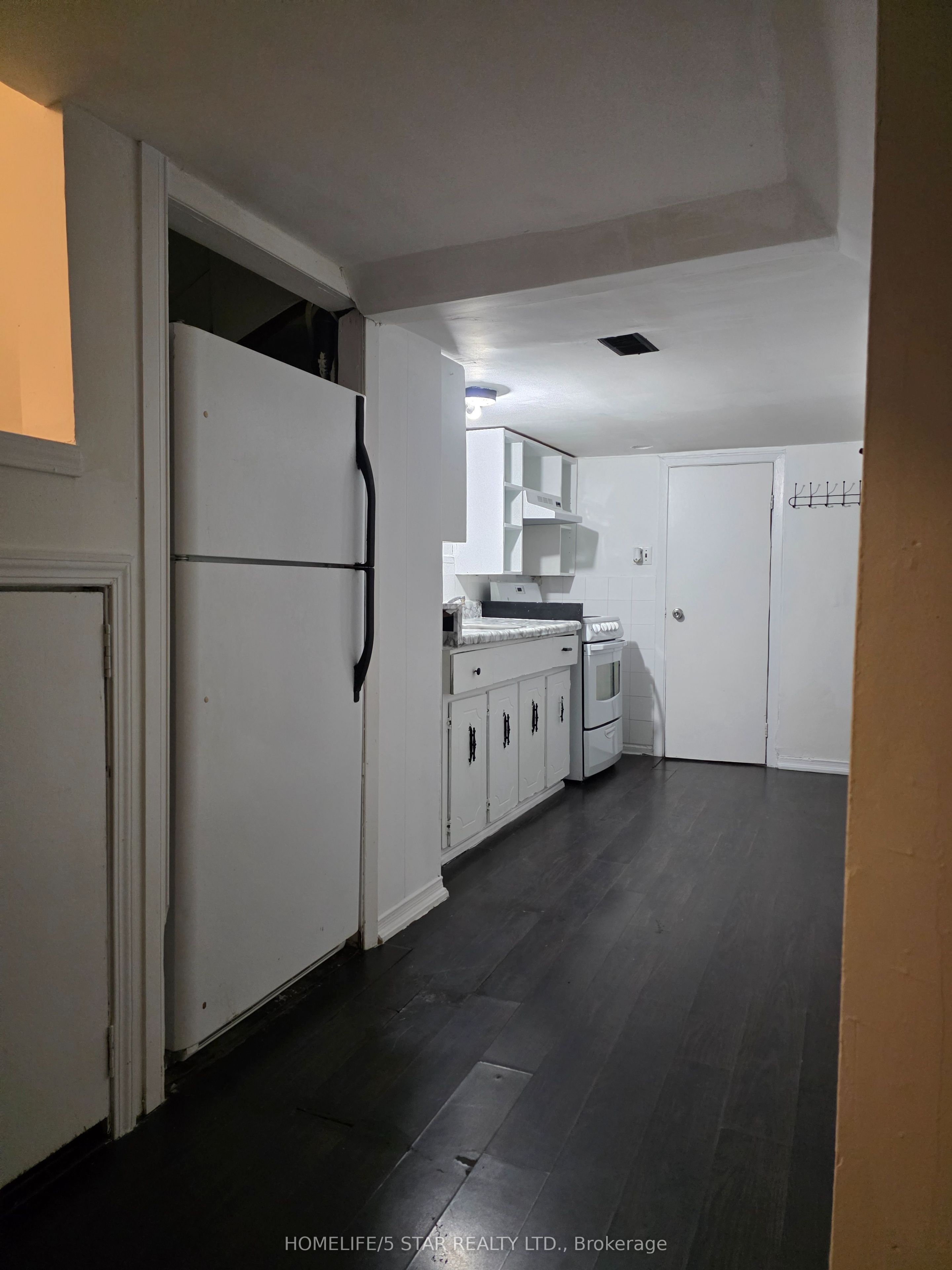 Unit Bsmt Apt - 78 Dewson Street, Toronto 2