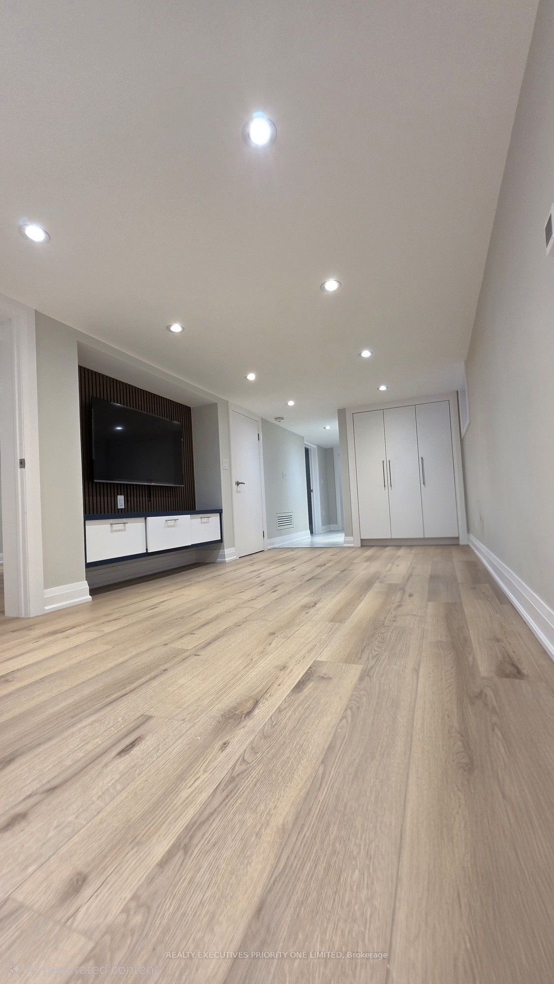 Unit Basement - 10 Lascelles Boulevard, Toronto 4