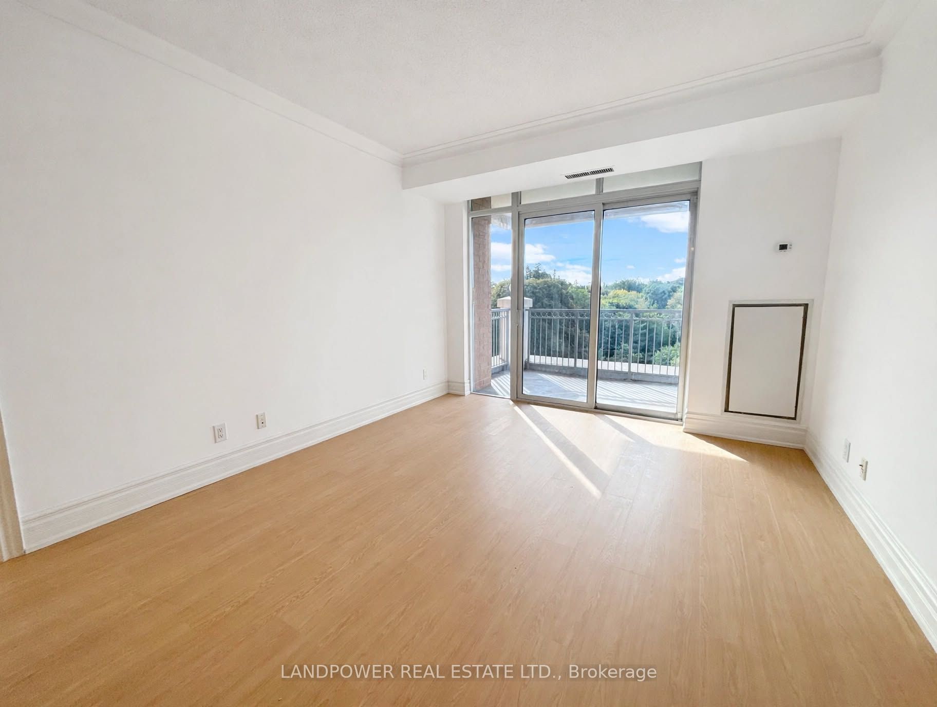 Unit 404 - 10 Old York Mills Road, North York 2