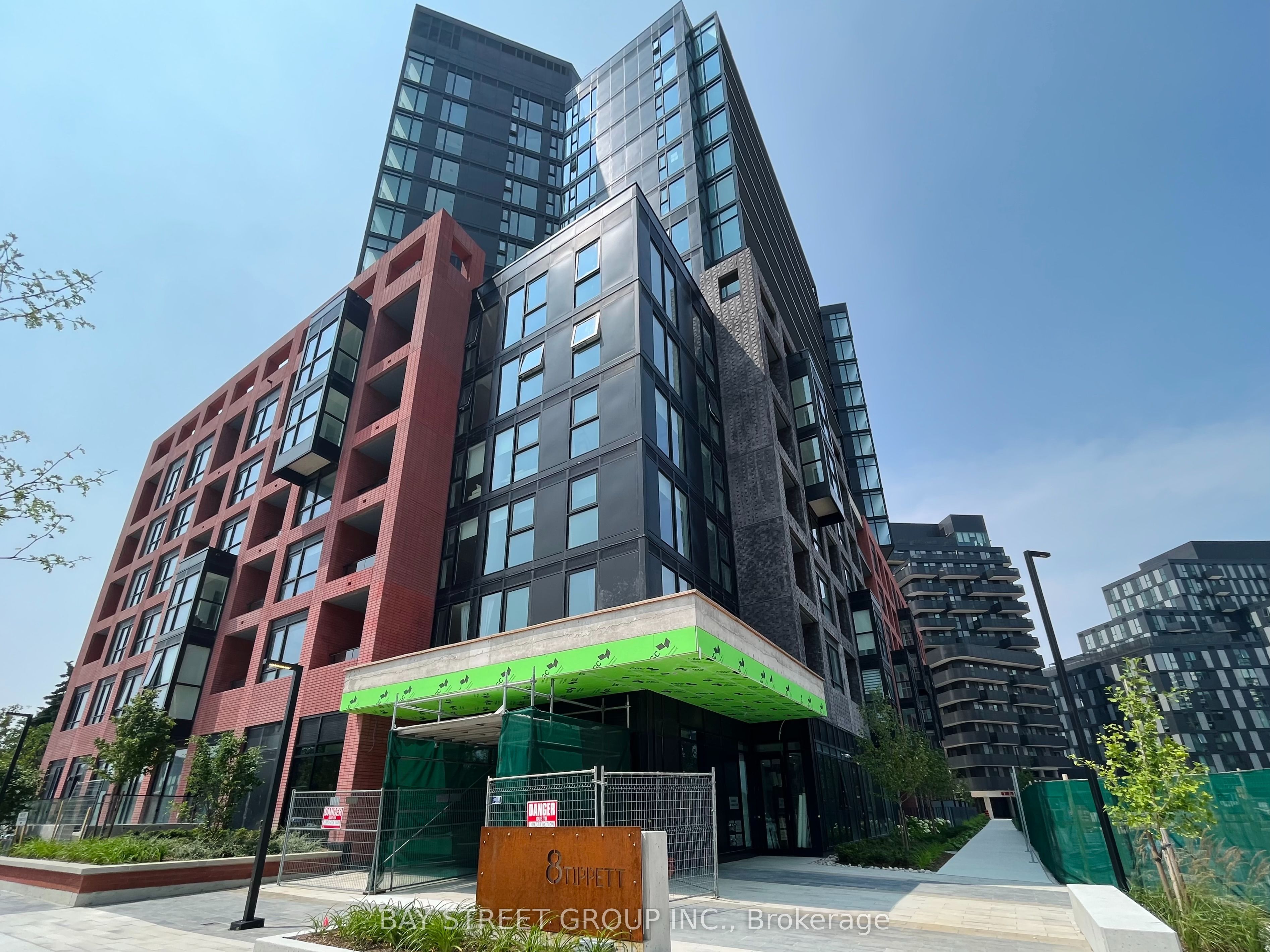 Unit 817 - 8 Tippett Road, North York 3