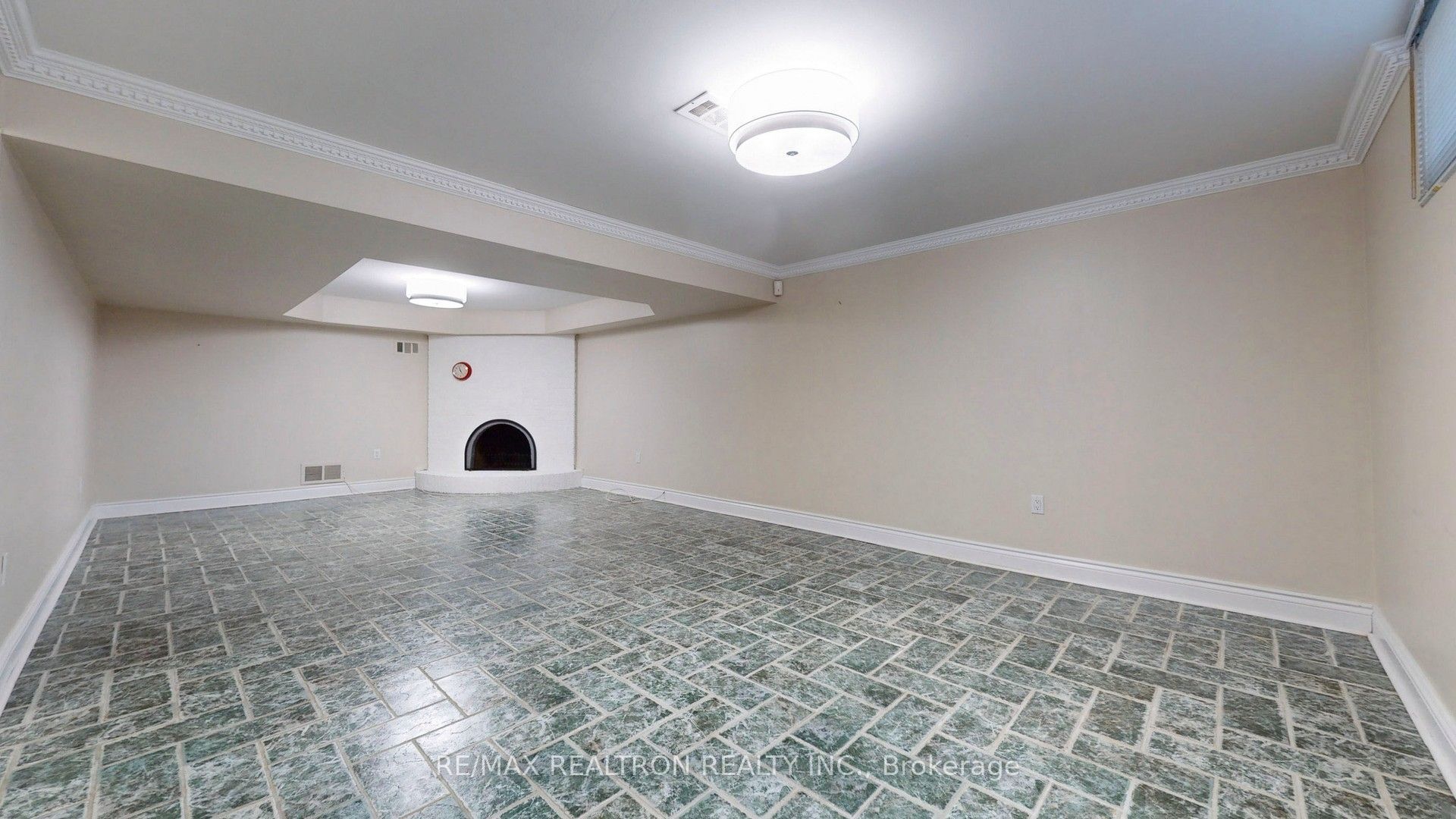 Unit Bsmt - 31 Whitelock Crescent, North York 2