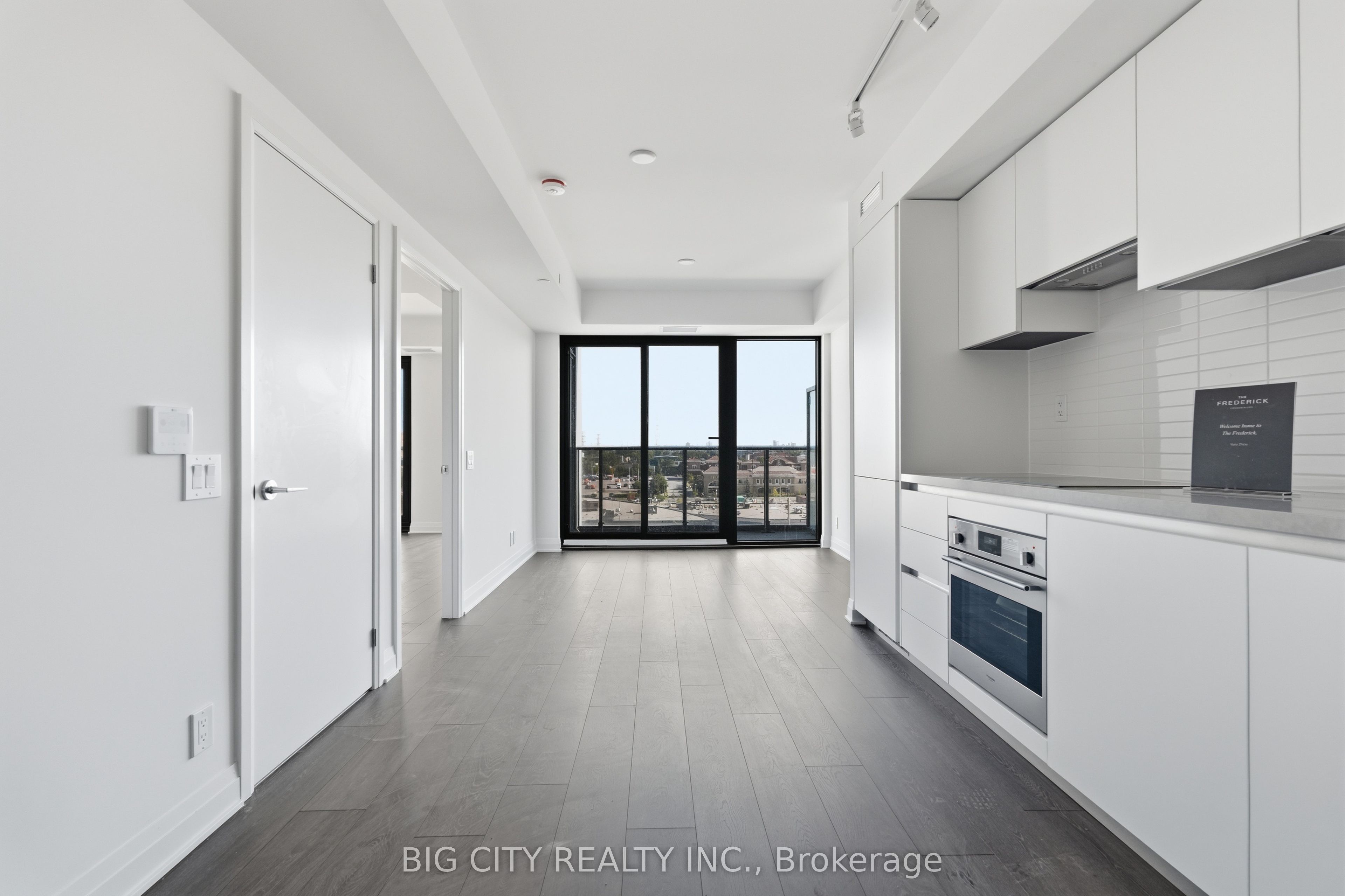 Unit 611 - 25 Frederick Todd Way, Toronto 2