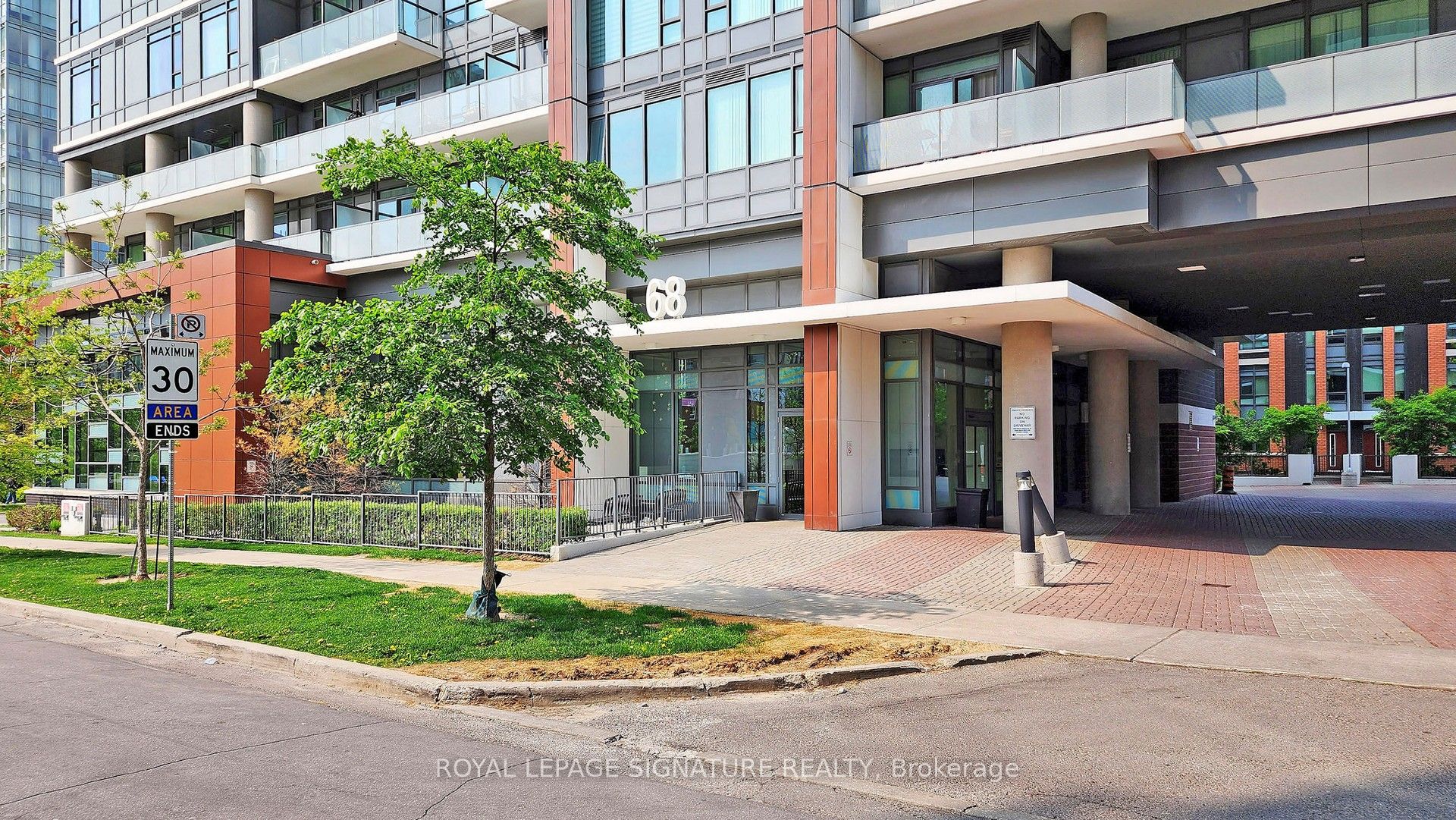 Unit 1515 - 68 Canterbury Place, North York 2