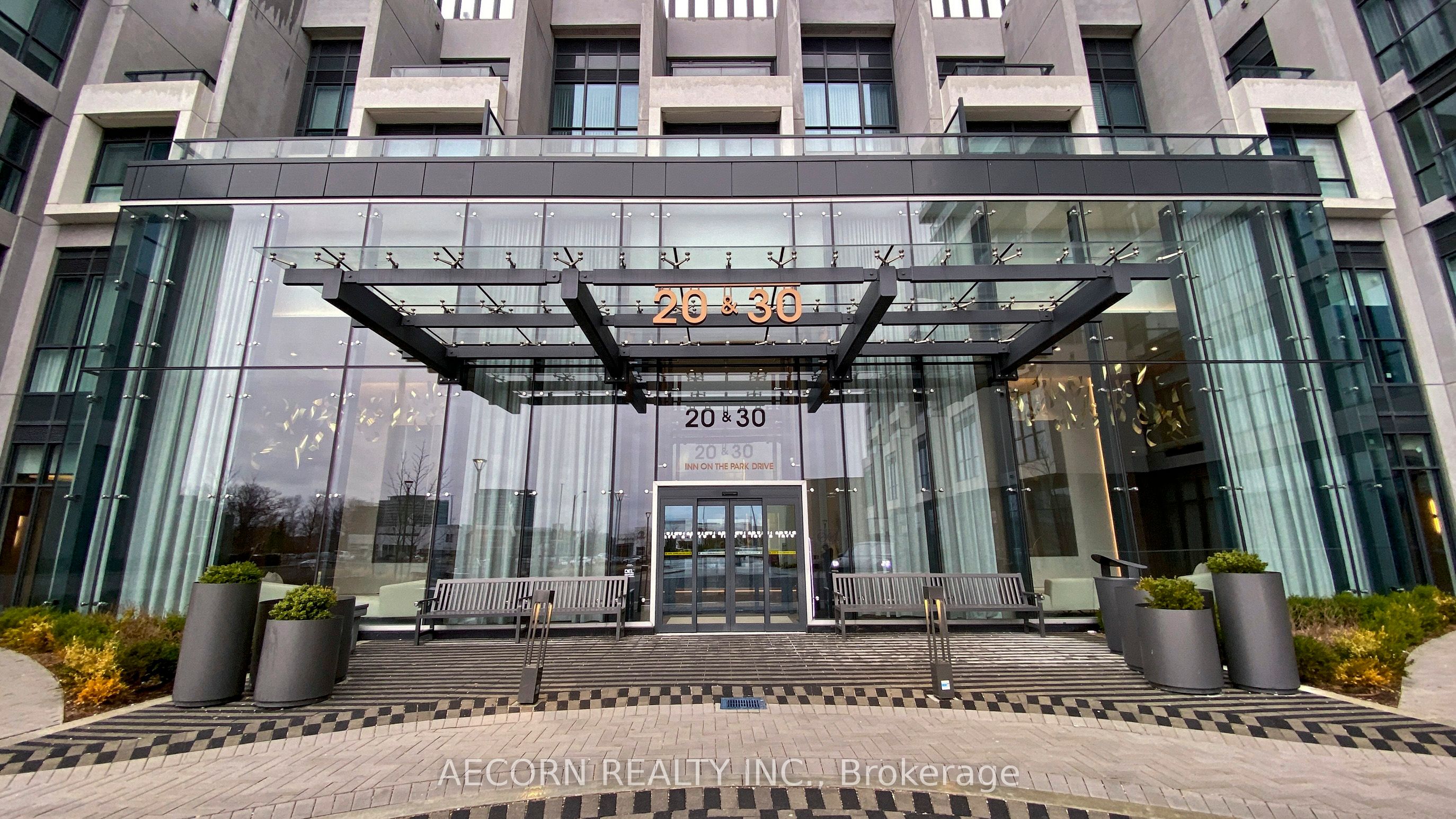Unit 2530 - 20 Inn on the park Drive, North York 2