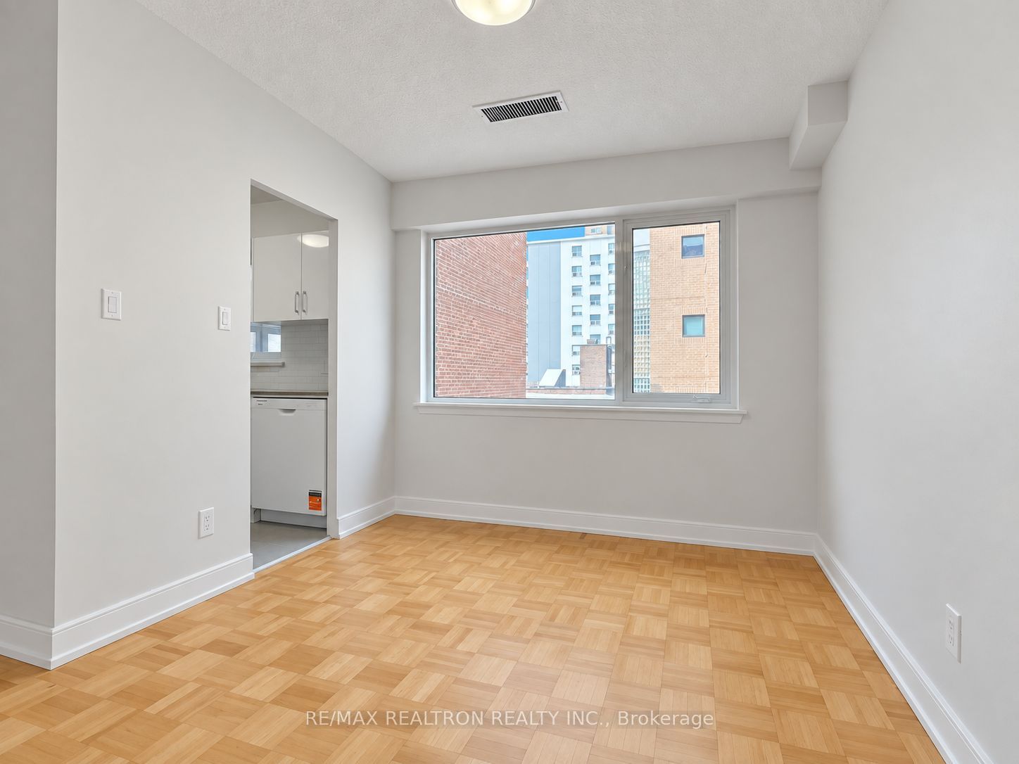 Unit 608 - 95 Lawton Boulevard, Toronto 3