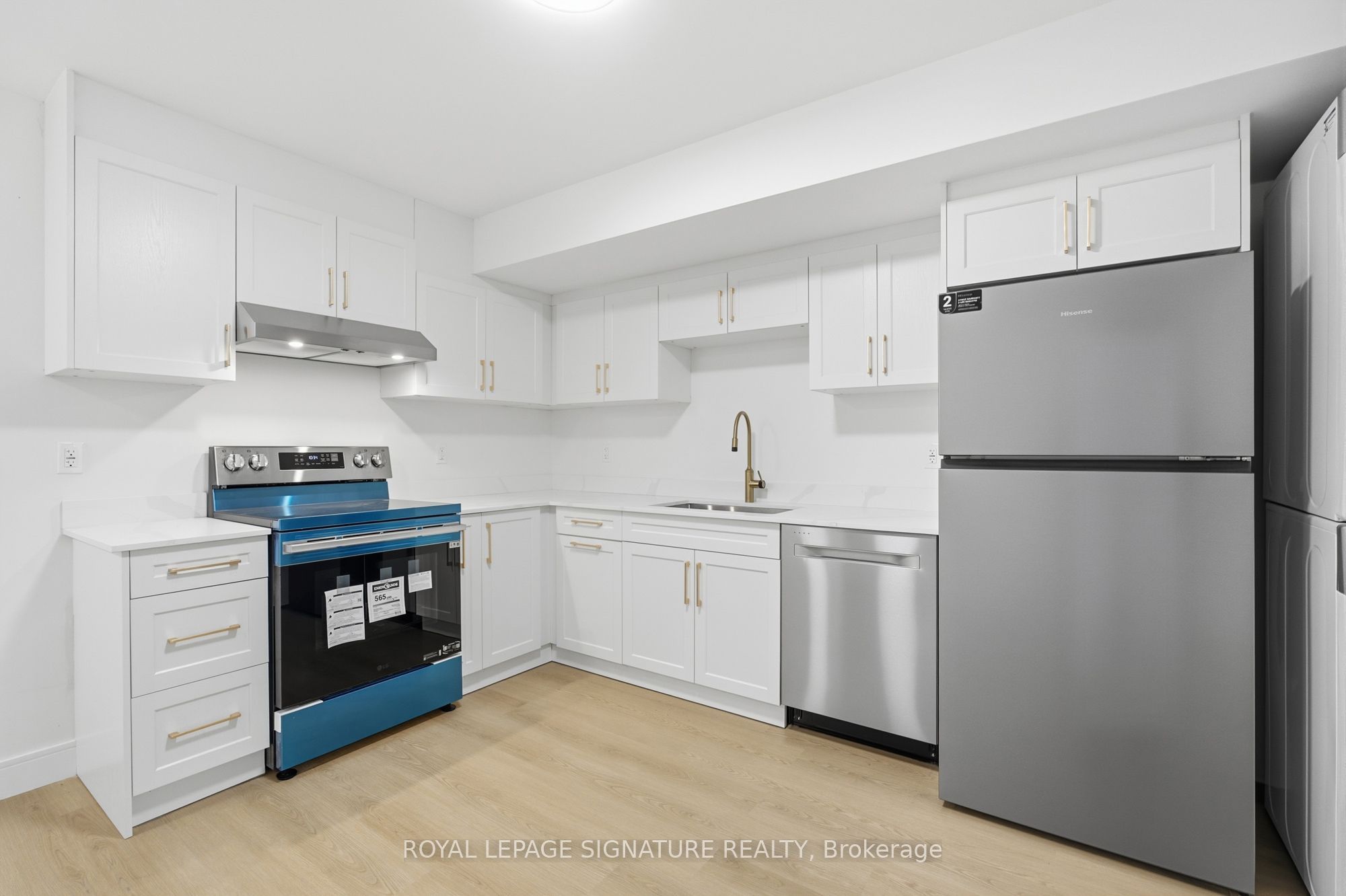 Unit 1A - 53 Bishop Avenue, North York 5