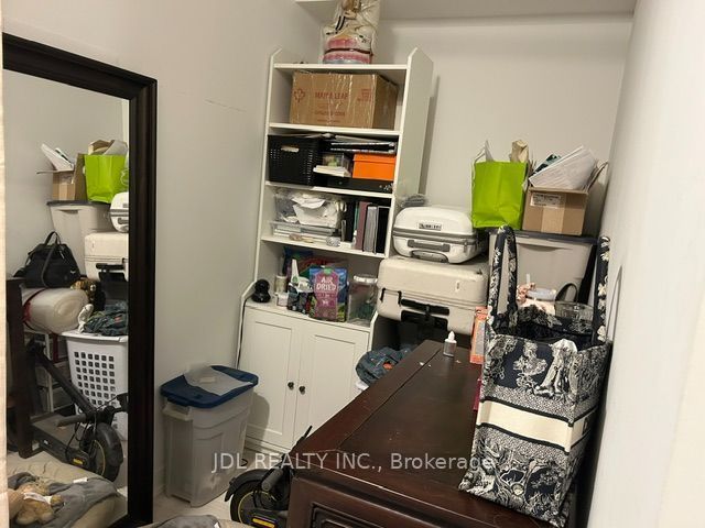 Unit 1013 - 501 Yonge Street, Toronto 4
