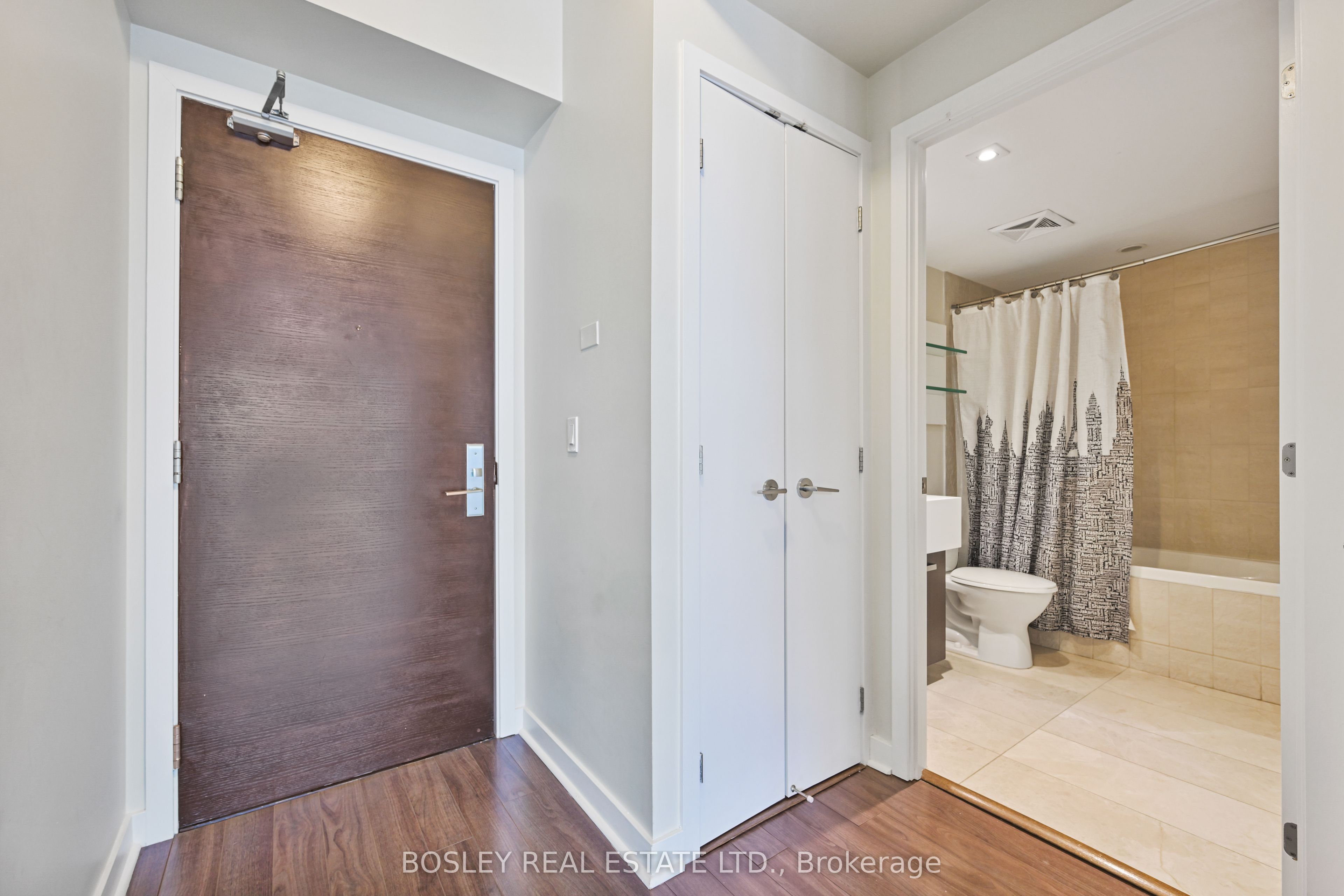 Unit 916 - 55 Stewart Street, Toronto 5