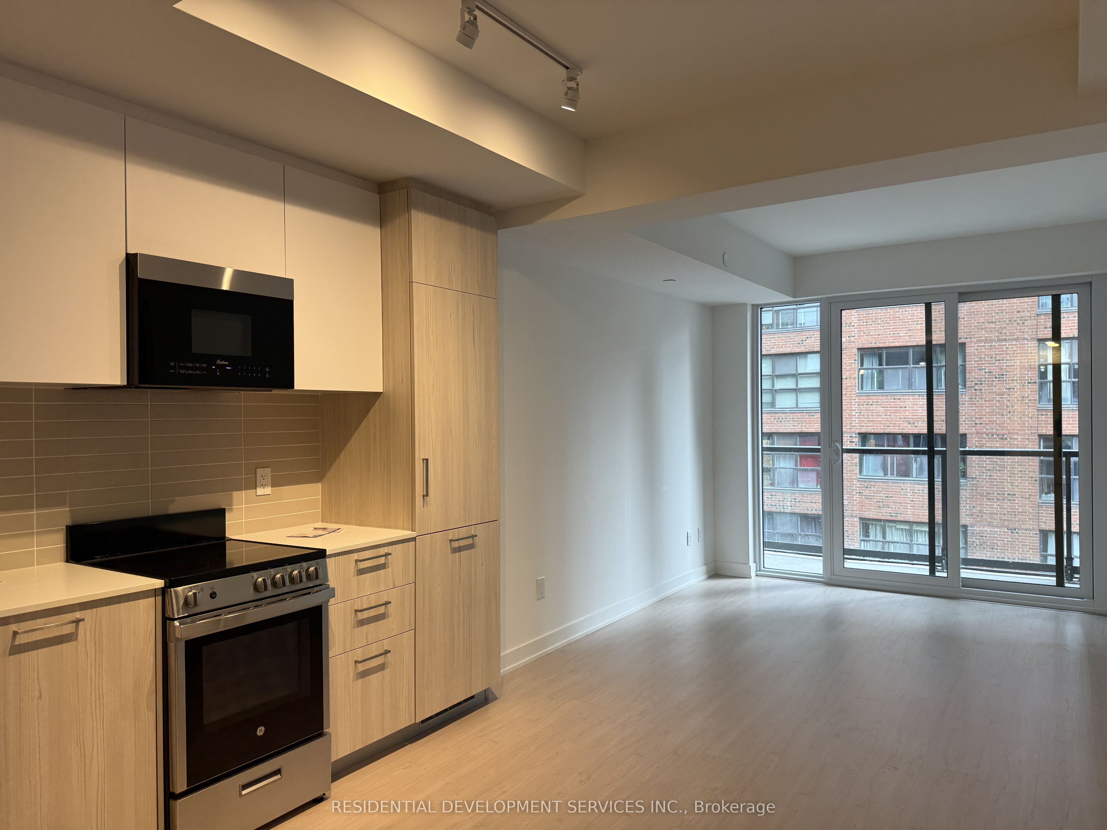 Unit 404 - 65 Mutual Street, Toronto 3