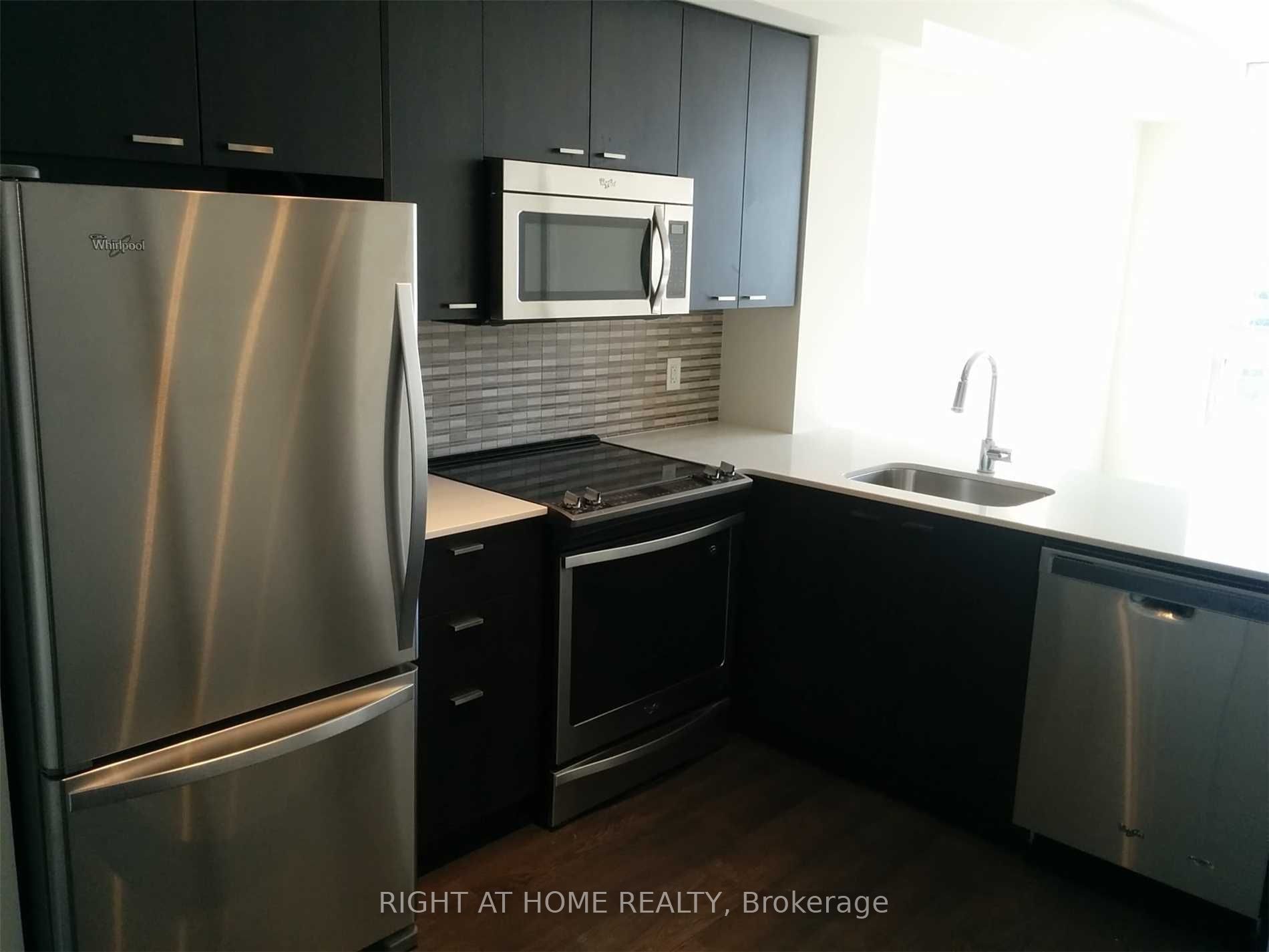 Unit 1011 - 30 Roehampton Avenue, Toronto 3