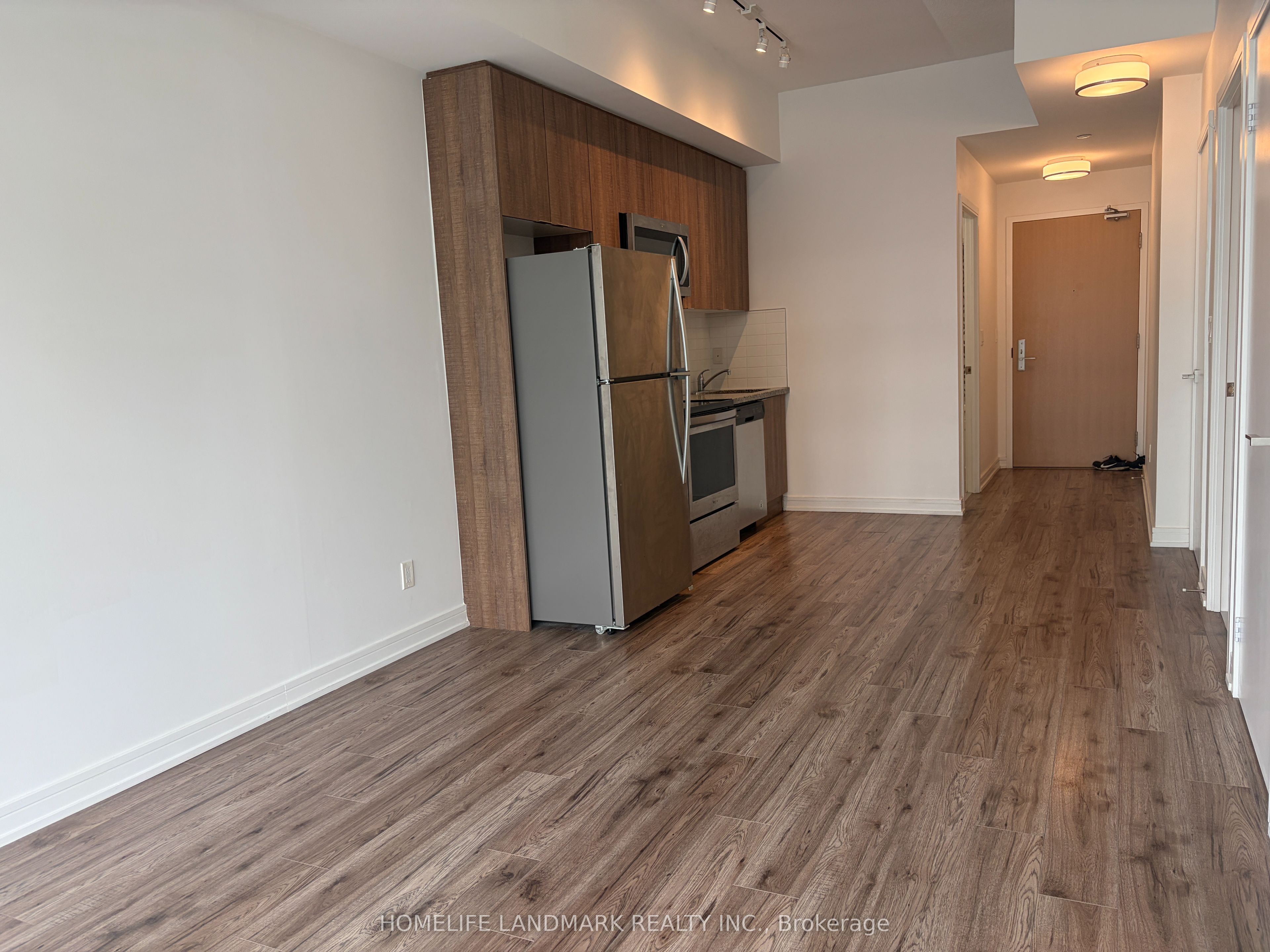 Unit 701 - 621 Sheppard Avenue E, North York 4