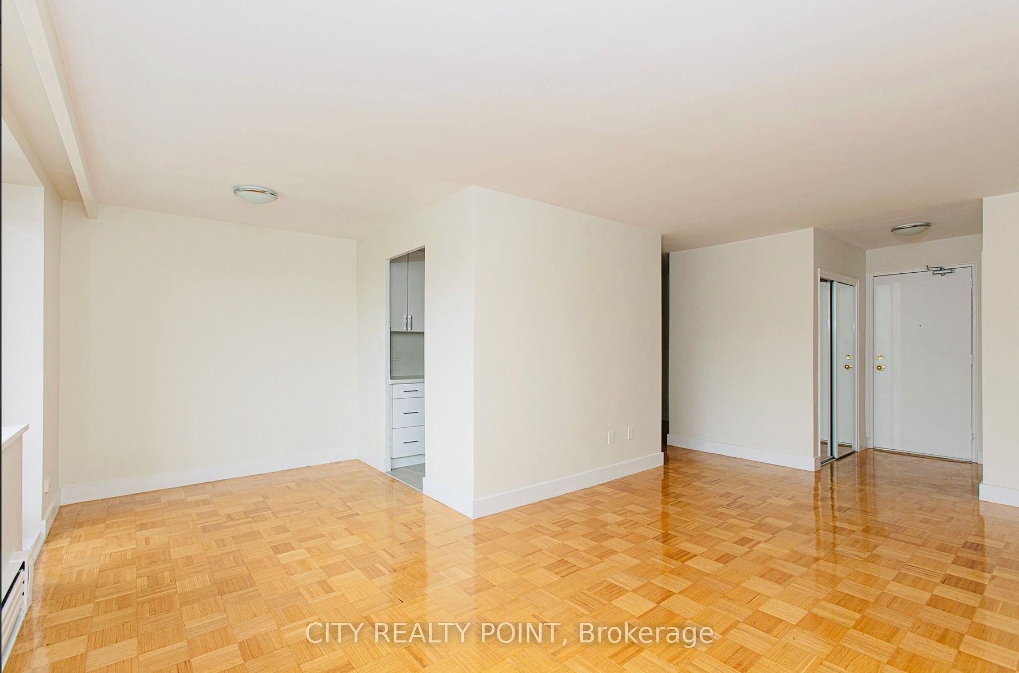 Unit 604 - 2 Grandstand Place, Toronto 5