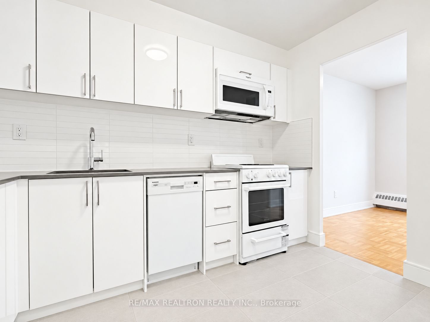 Unit 206 - 490 Eglinton Avenue E, Toronto 5
