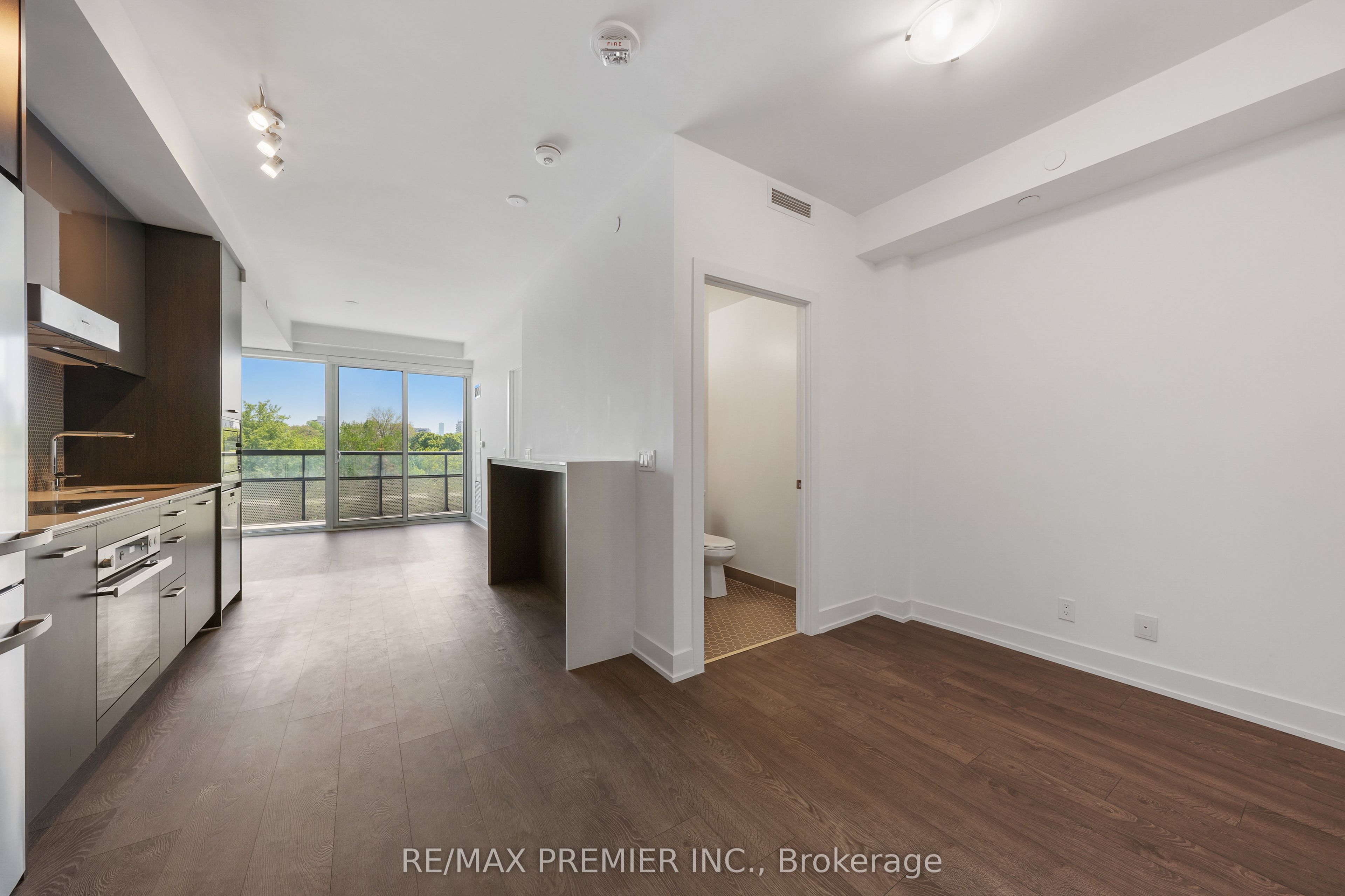 Unit 503 - 11 Lillian Street, Toronto 5