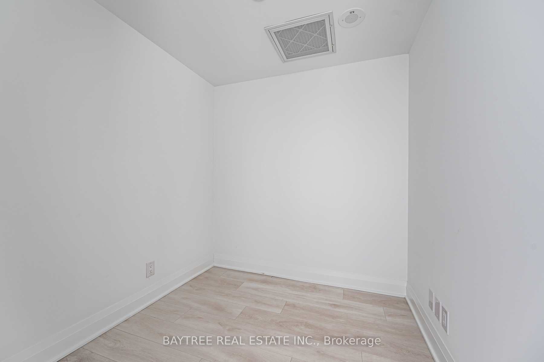 Unit 532 - 33 Frederick Todd Way, Toronto 5