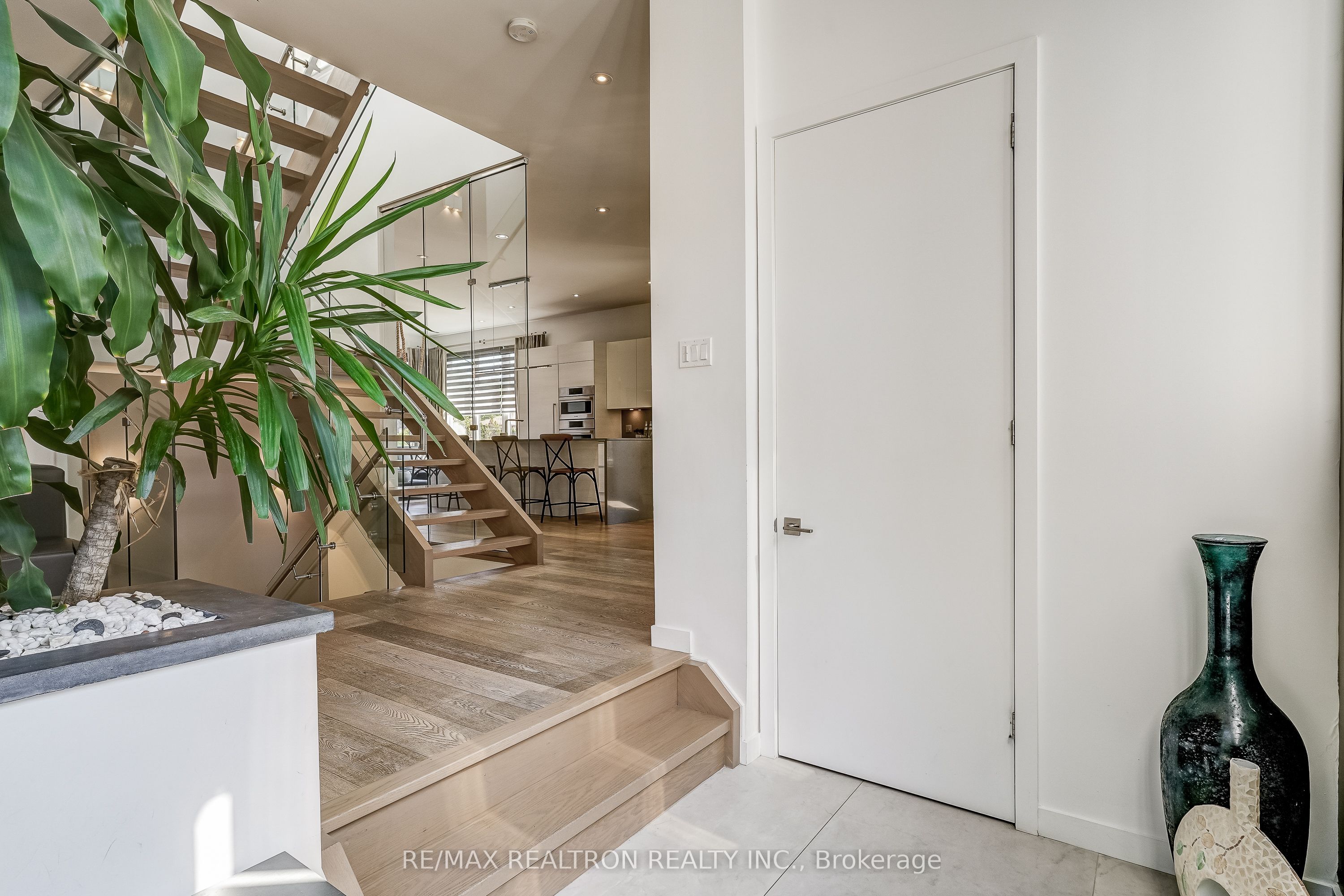 87 Otonabee Avenue, North York 3