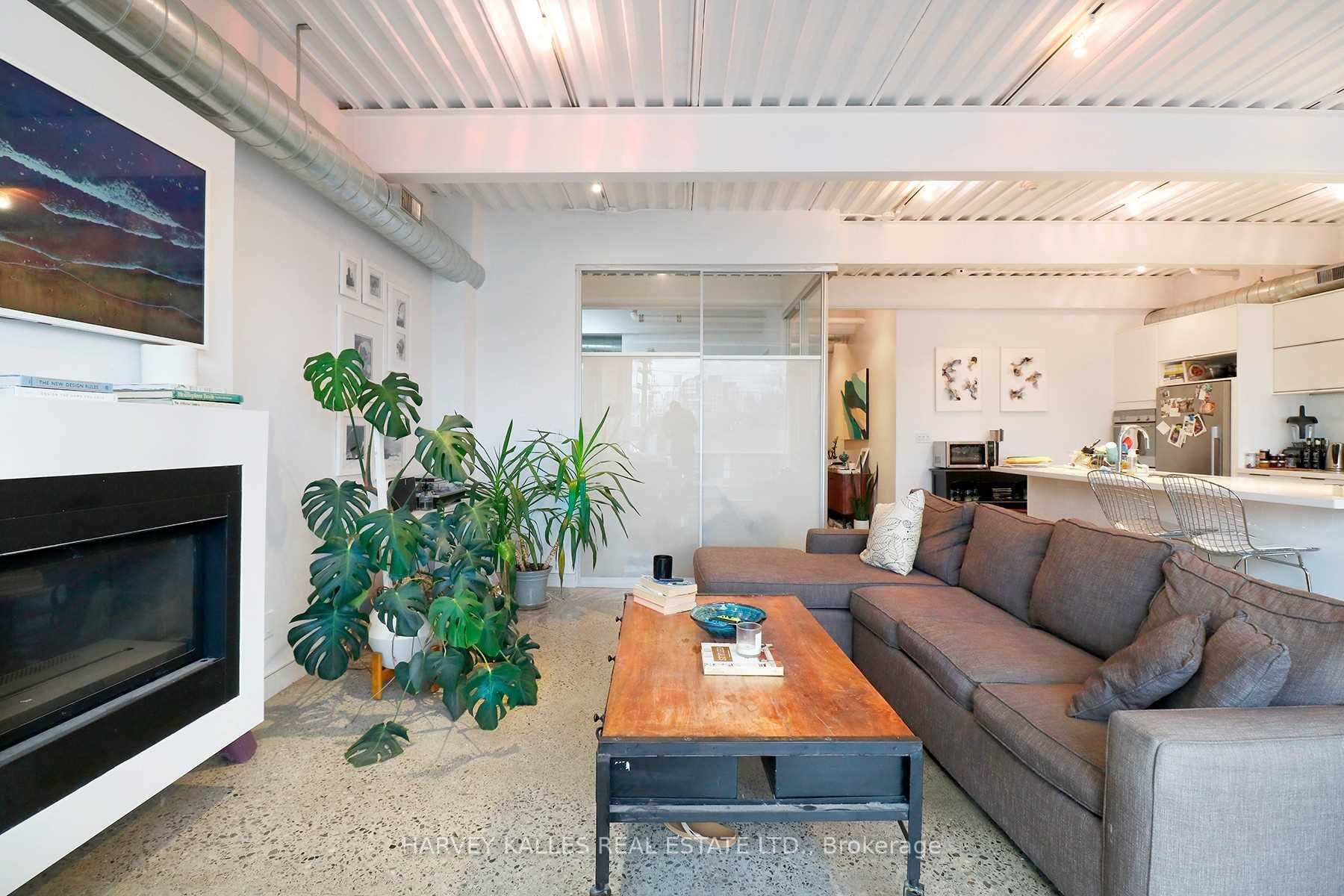 Unit PH3A - 214 Bathurst Street, Toronto 4