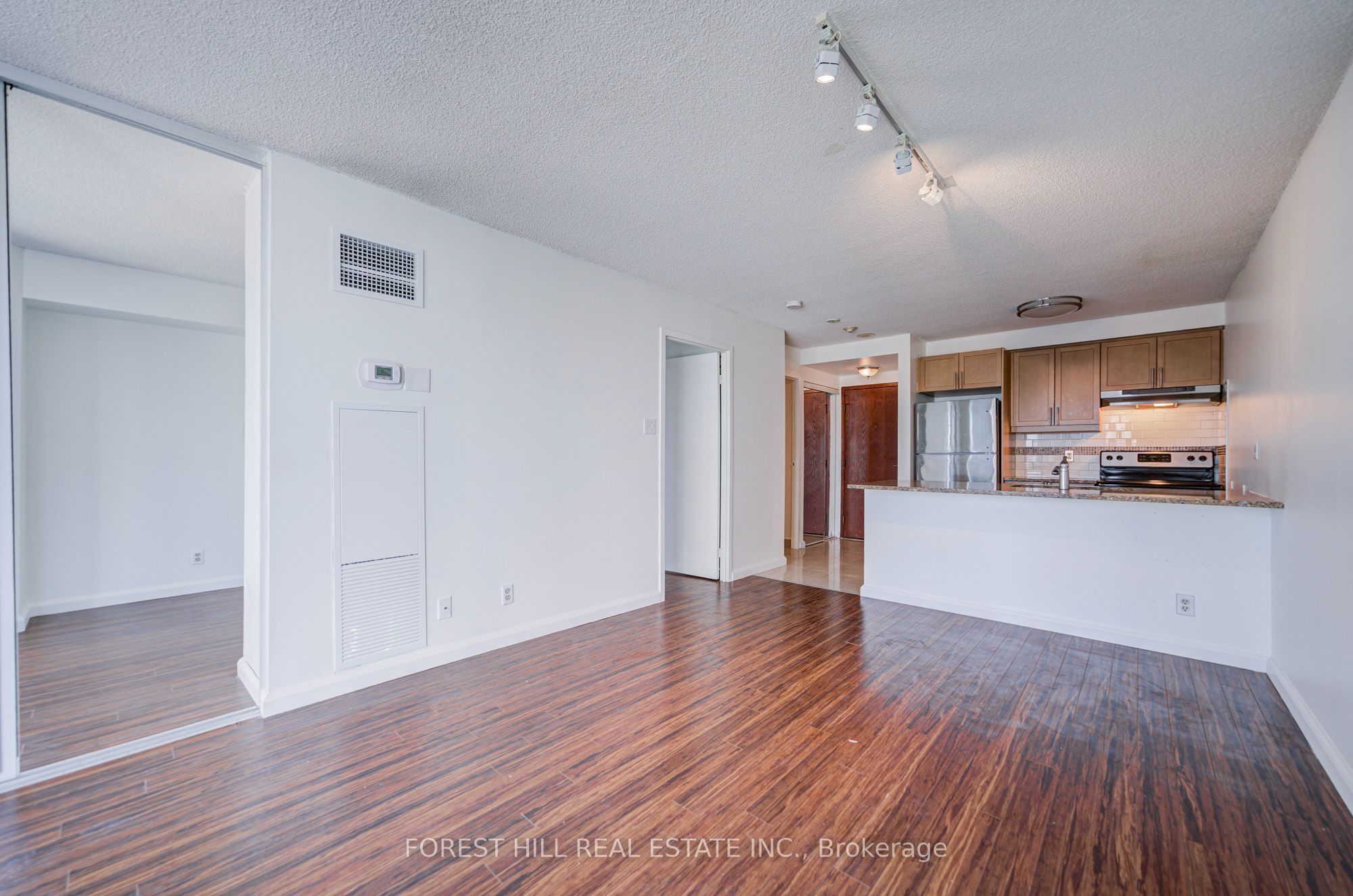 Unit 1810 - 10 Yonge Street, Toronto 5