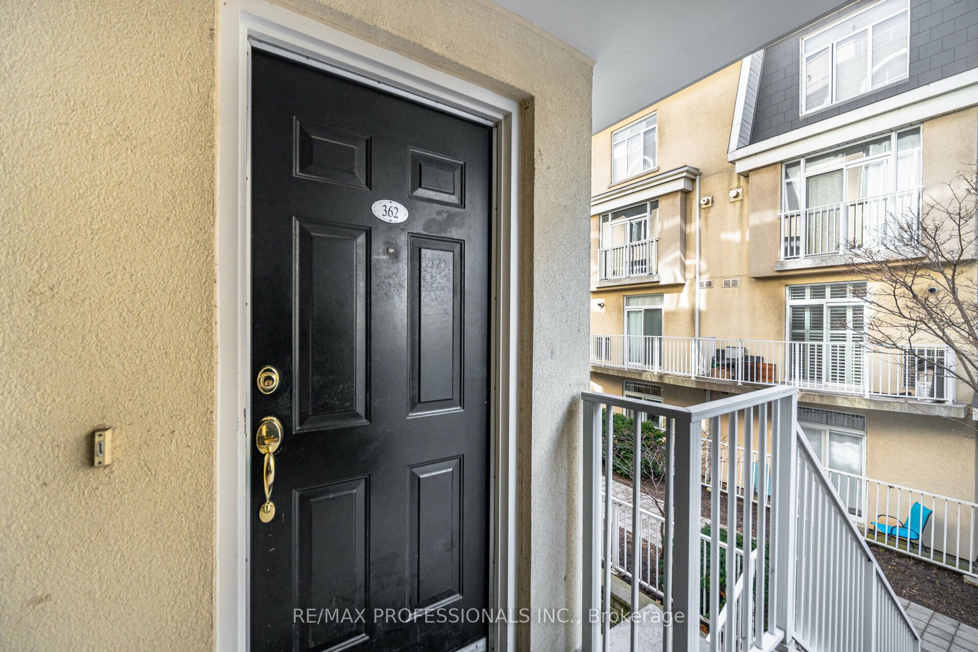 Unit 362 - 32 Stadium Road, Toronto 4