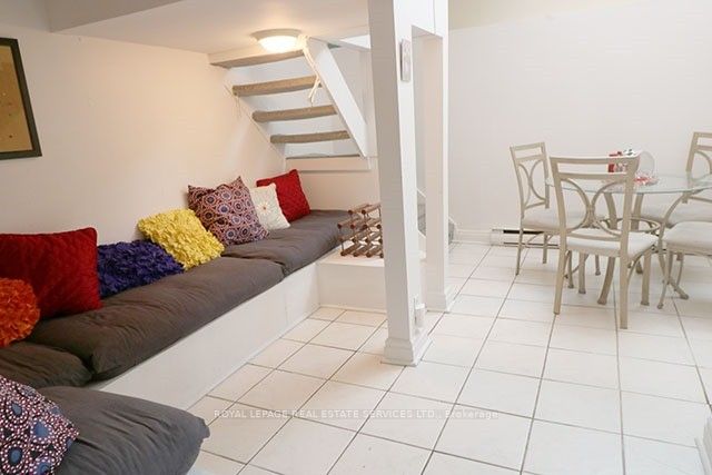 Unit 2 - 390 Huron Street, Toronto 5